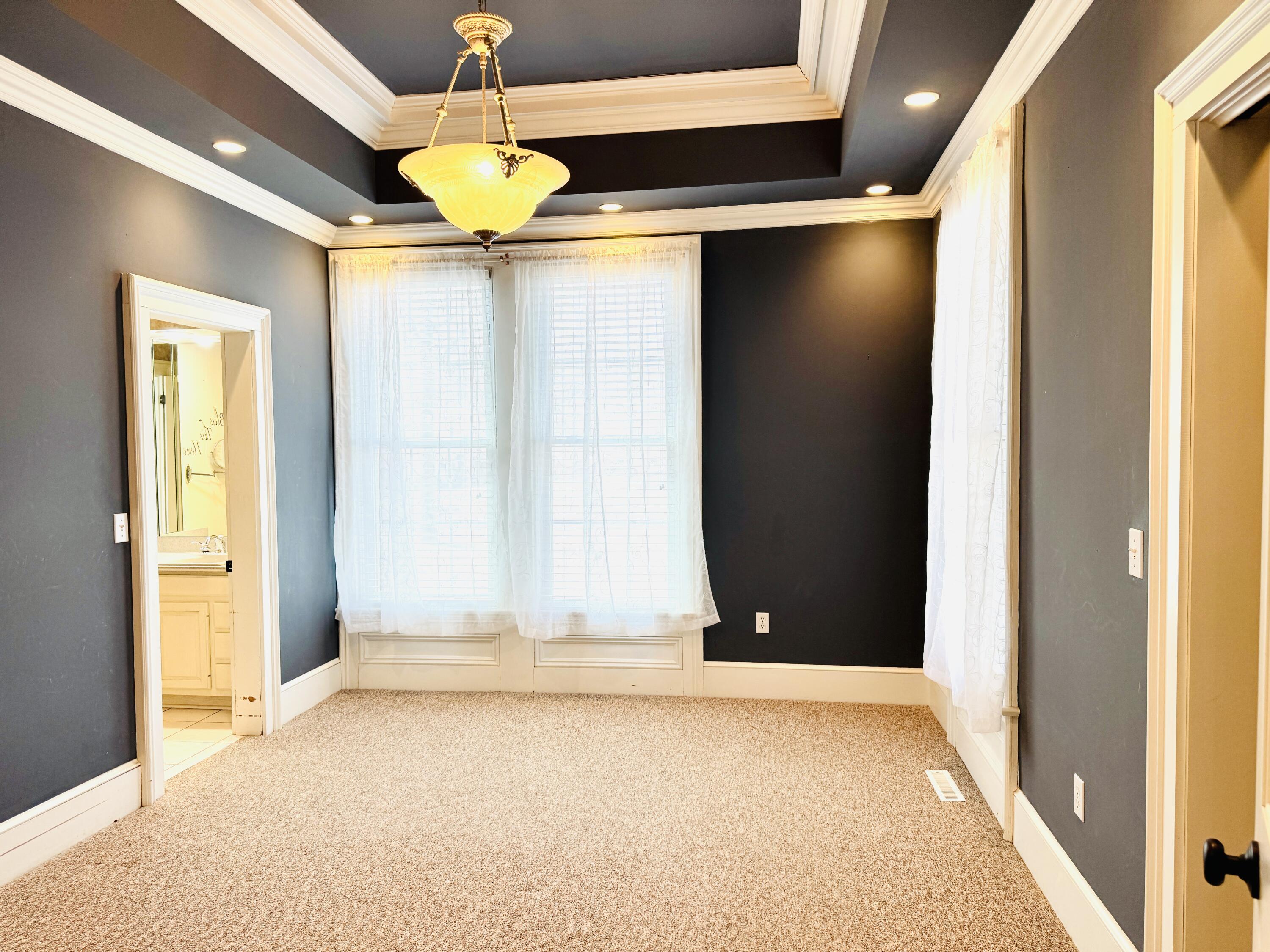 400 South East Street Property Photo 16