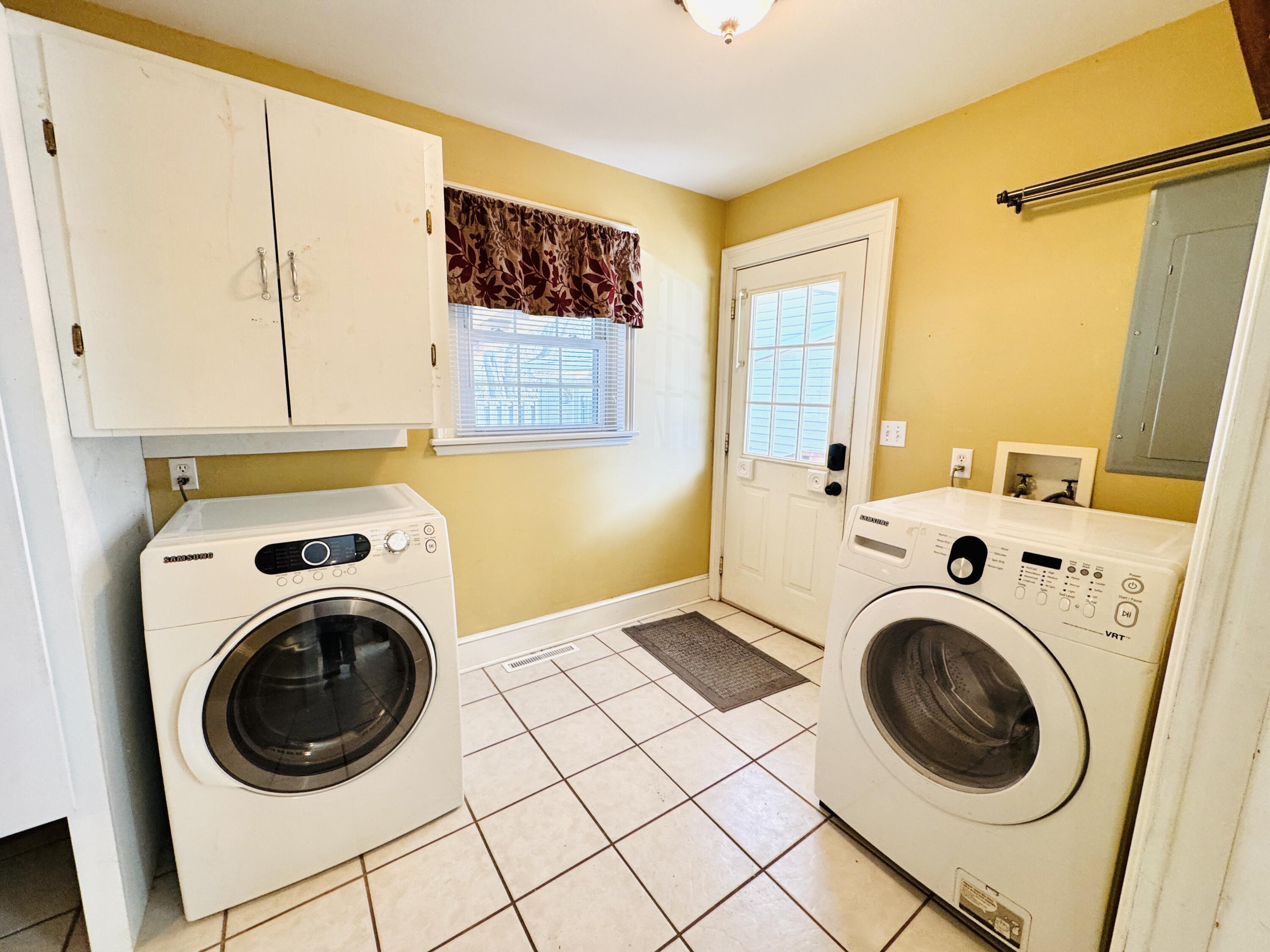 400 South East Street Property Photo 20