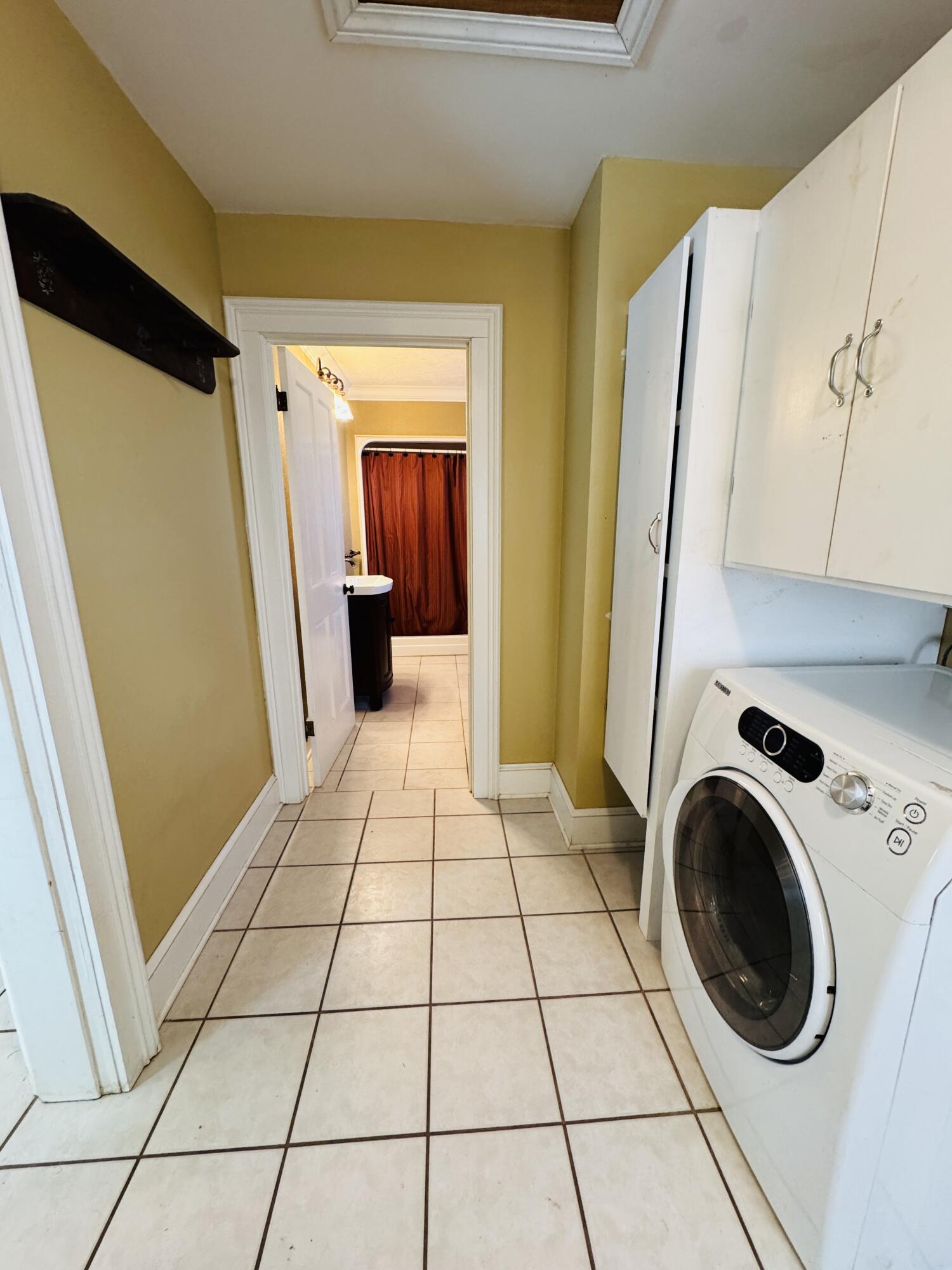 400 South East Street Property Photo 21