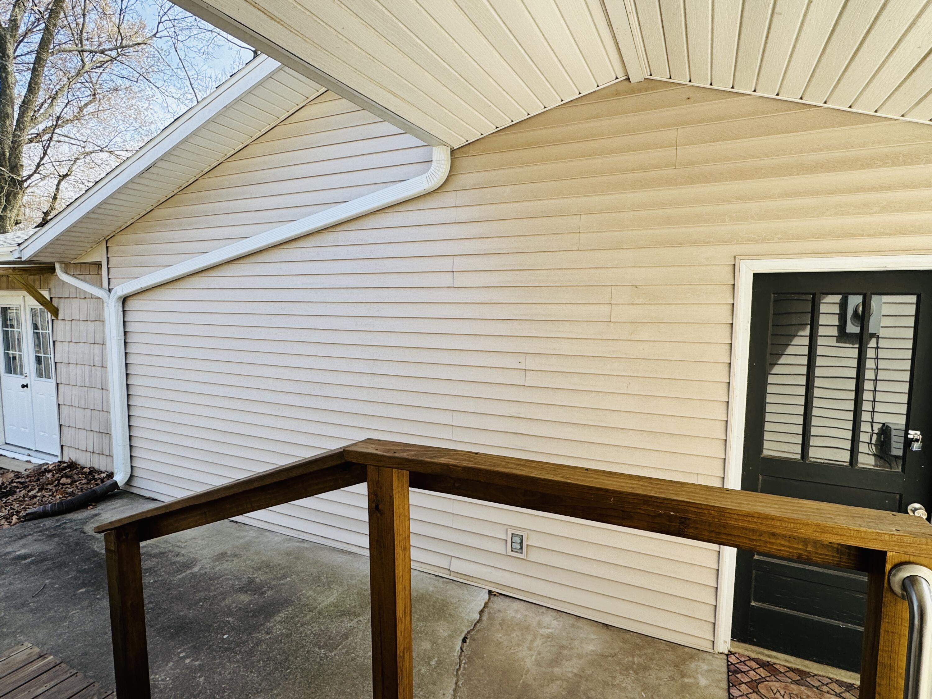 400 South East Street Property Photo 23