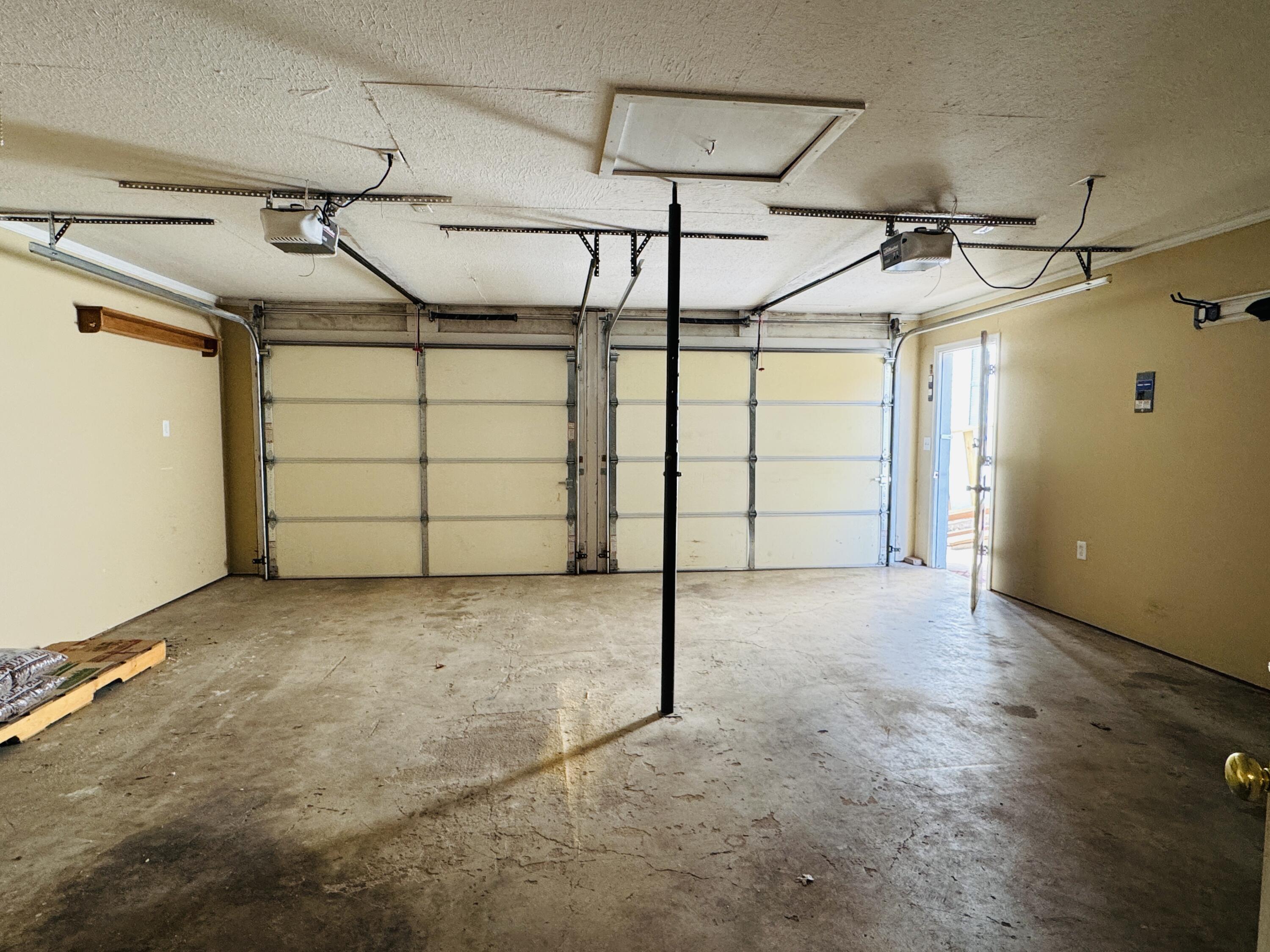 400 South East Street Property Photo 24