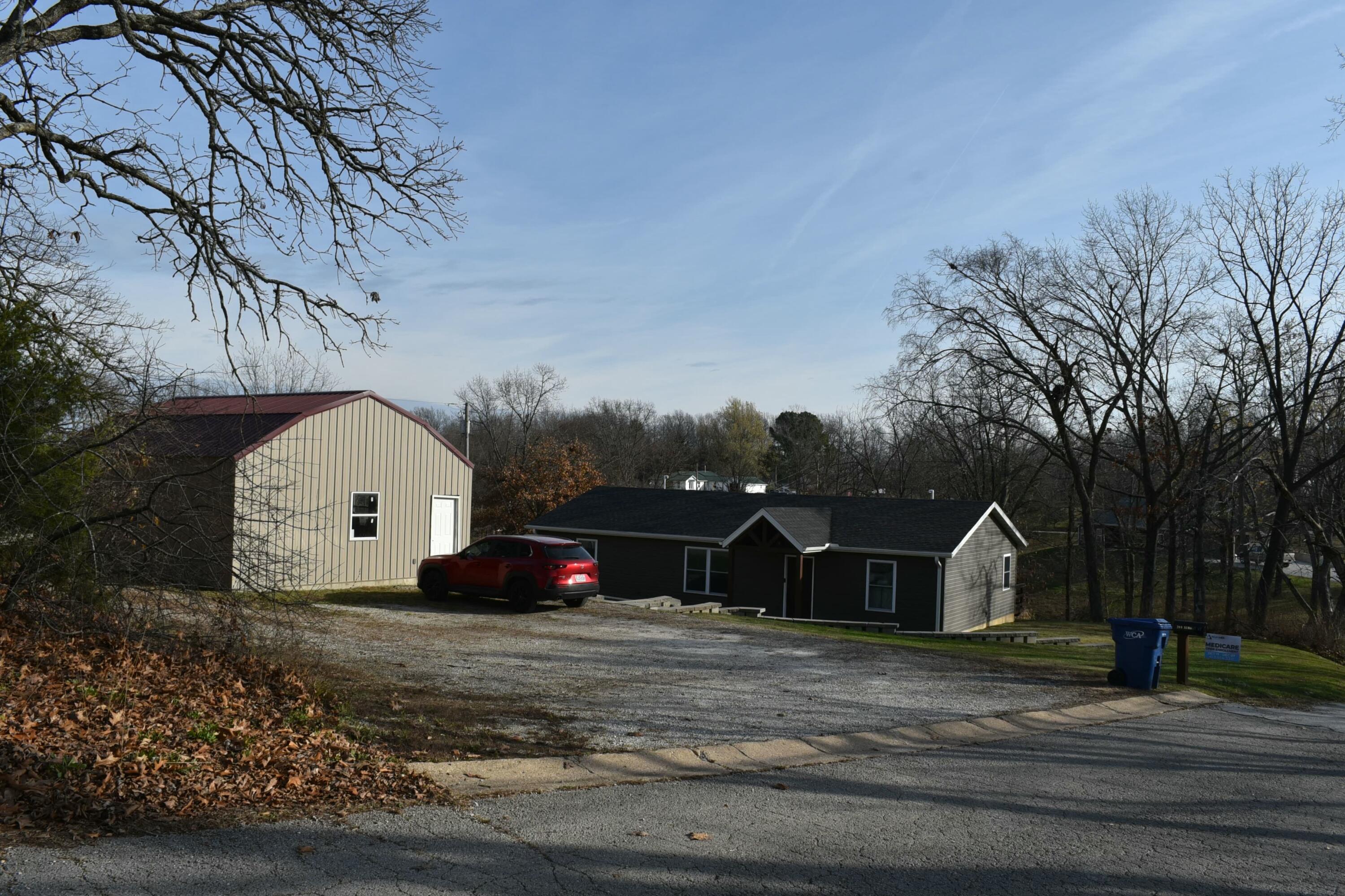 200 Summit Street Property Photo 6