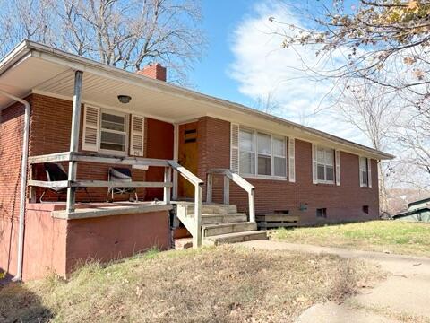 716 Terrace Place Property Photo 3