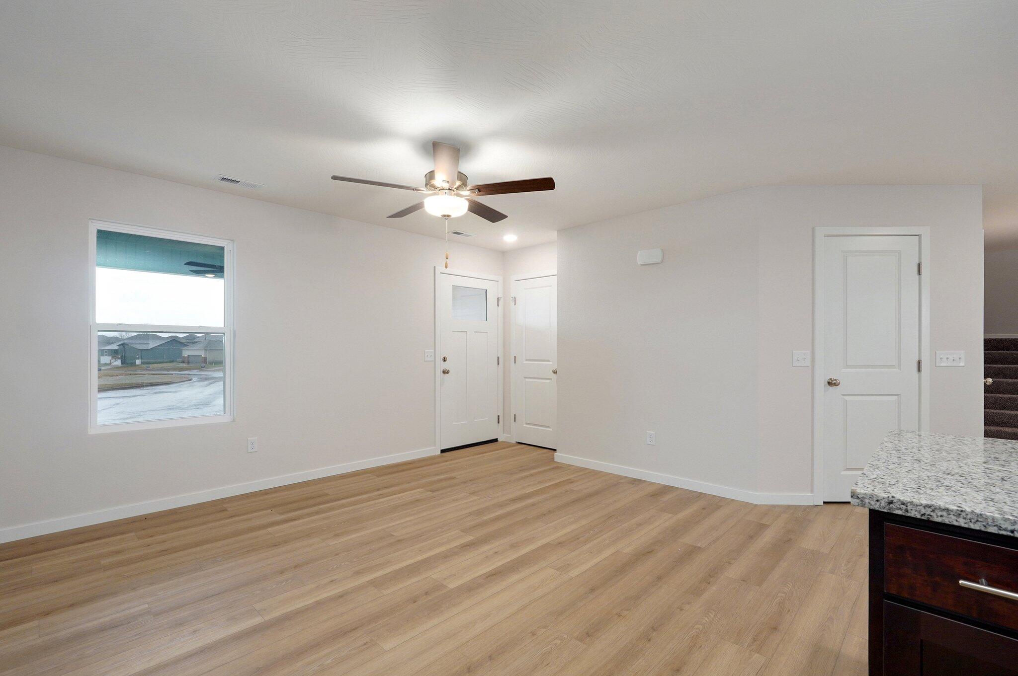 1730 East Charlton Street Property Photo 8