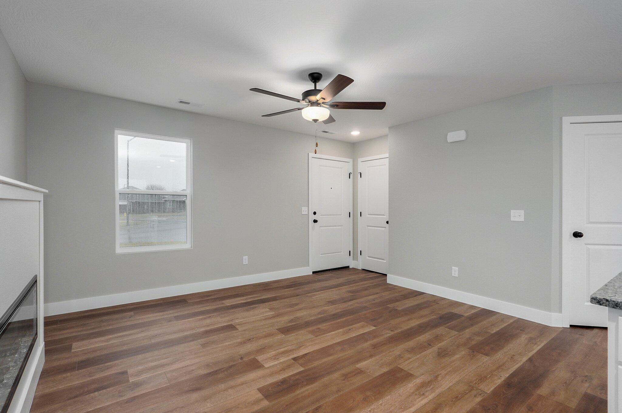 1718 East Charlton Street Property Photo 9