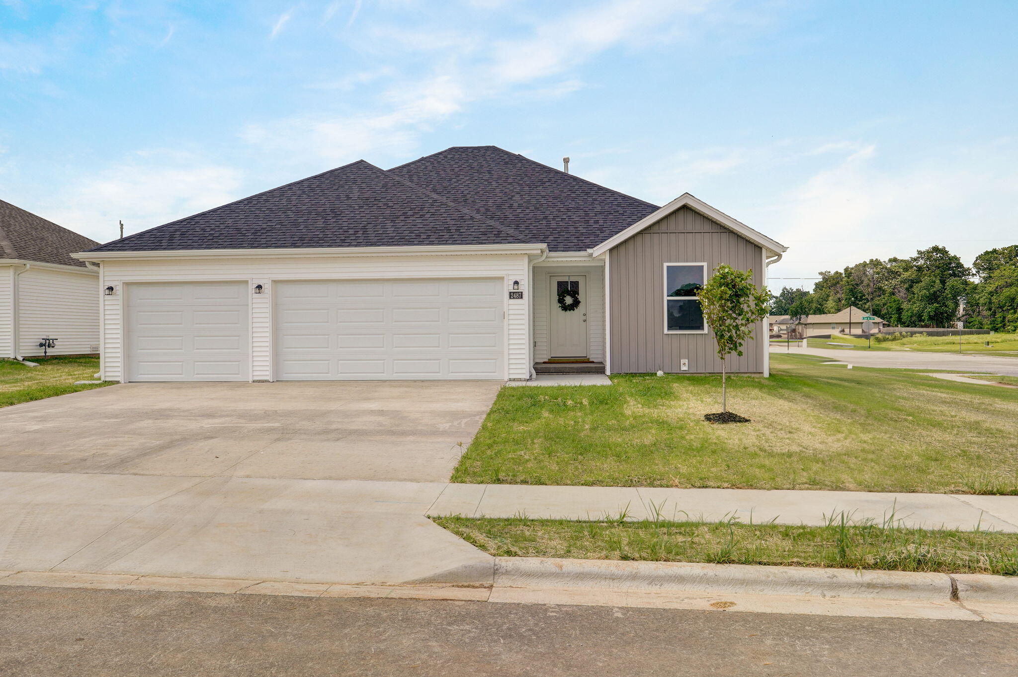 2487 East Beagle Street Property Photo