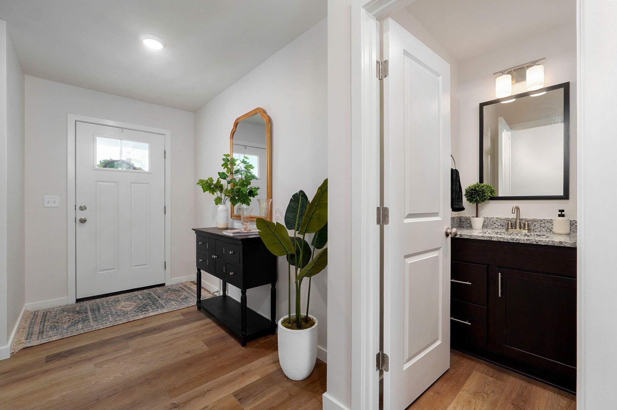 2487 East Beagle Street Property Photo 5