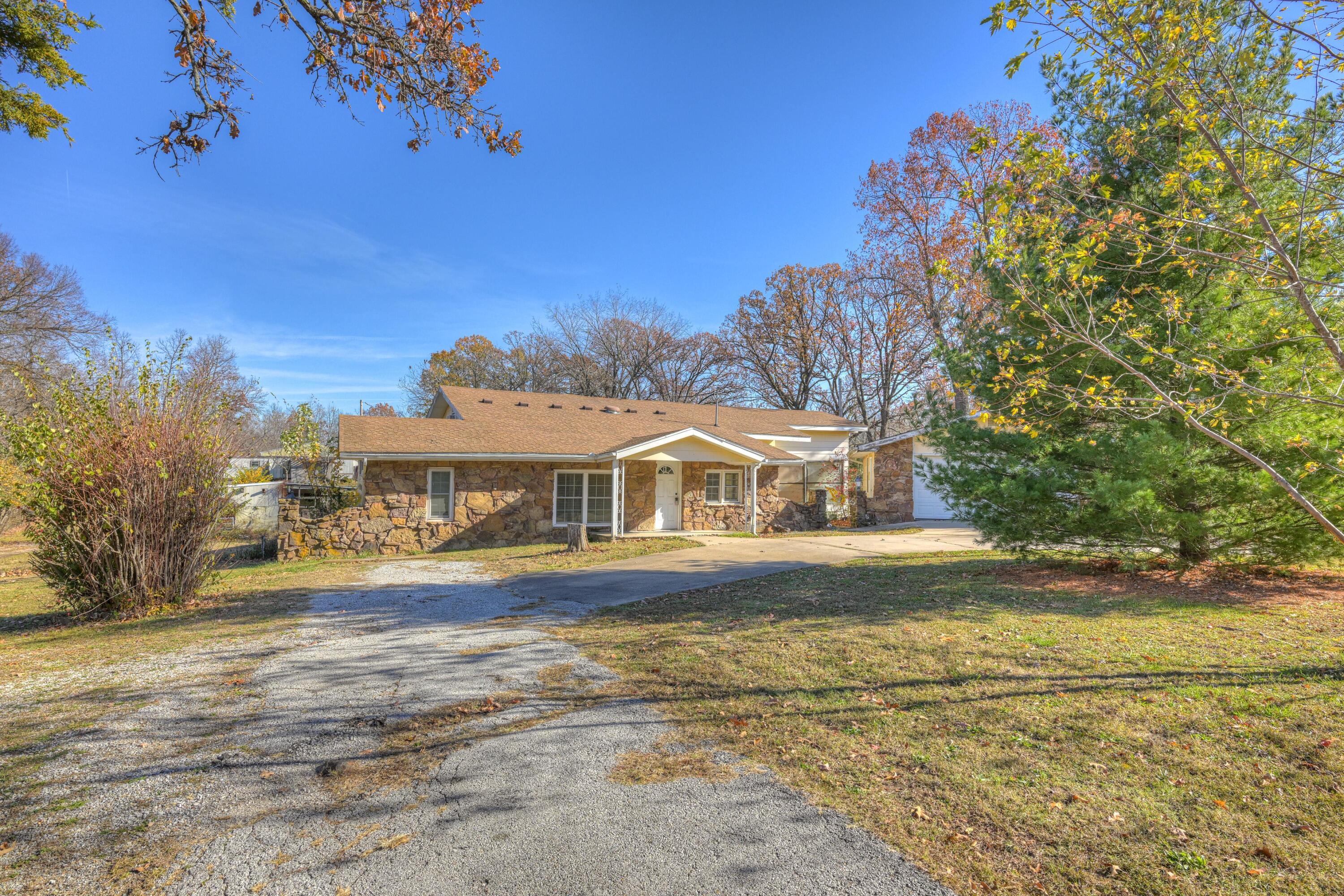 4319 South Duquesne Road Property Photo 2