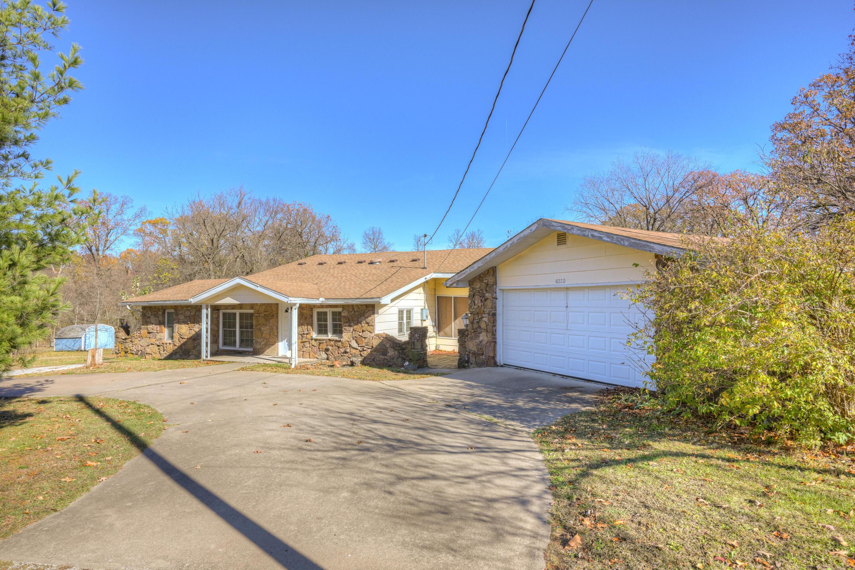 4319 South Duquesne Road Property Photo 3