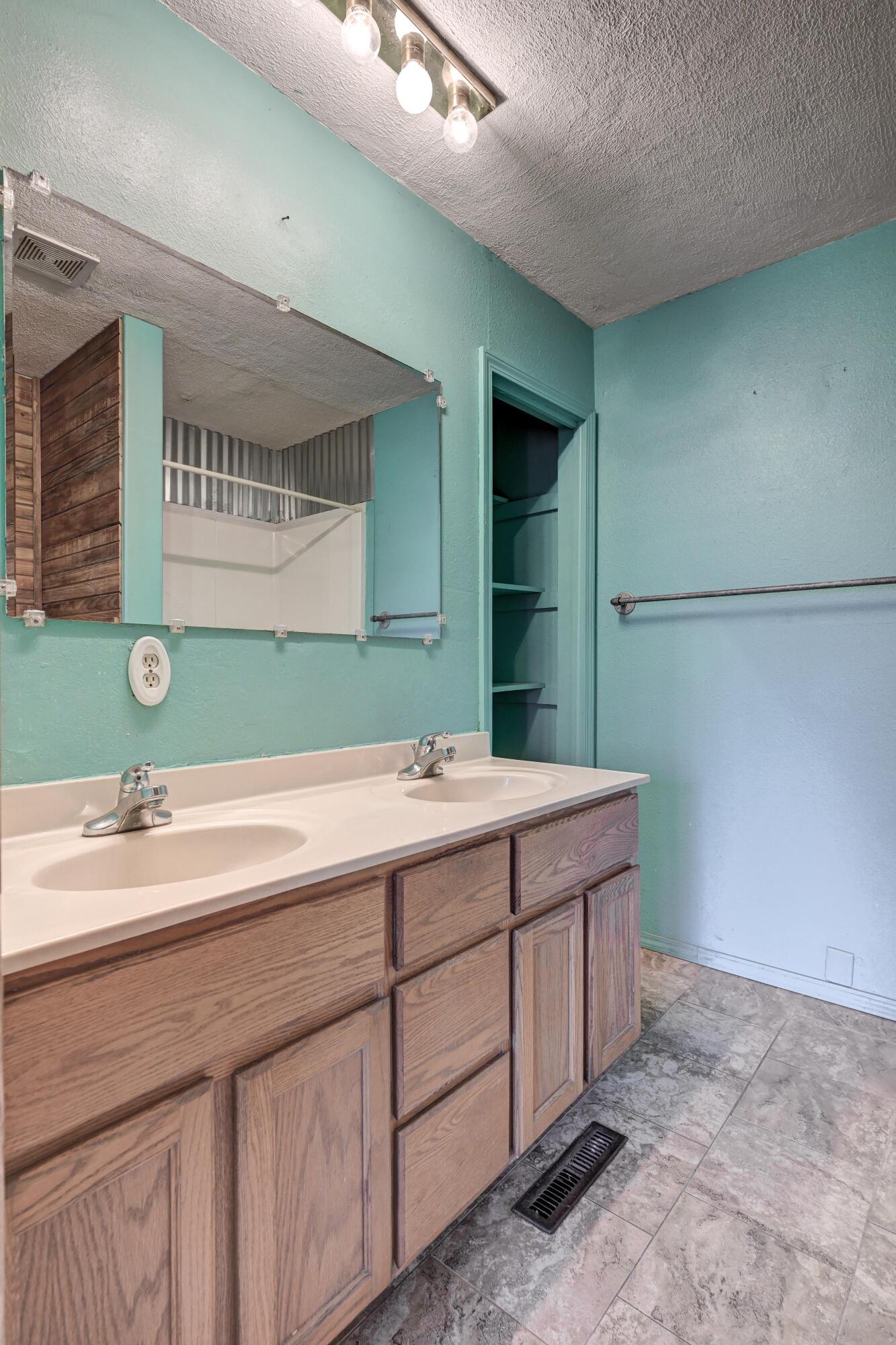 4319 South Duquesne Road Property Photo 18