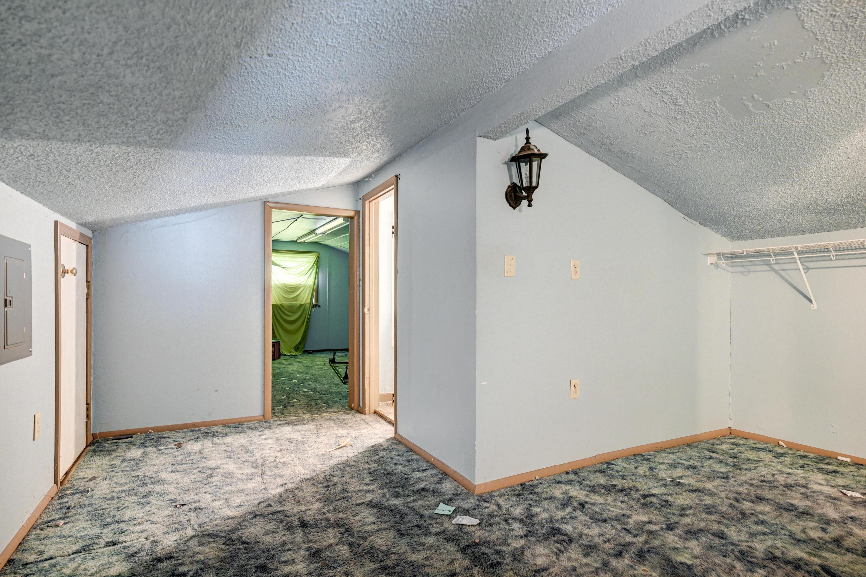 4319 South Duquesne Road Property Photo 32