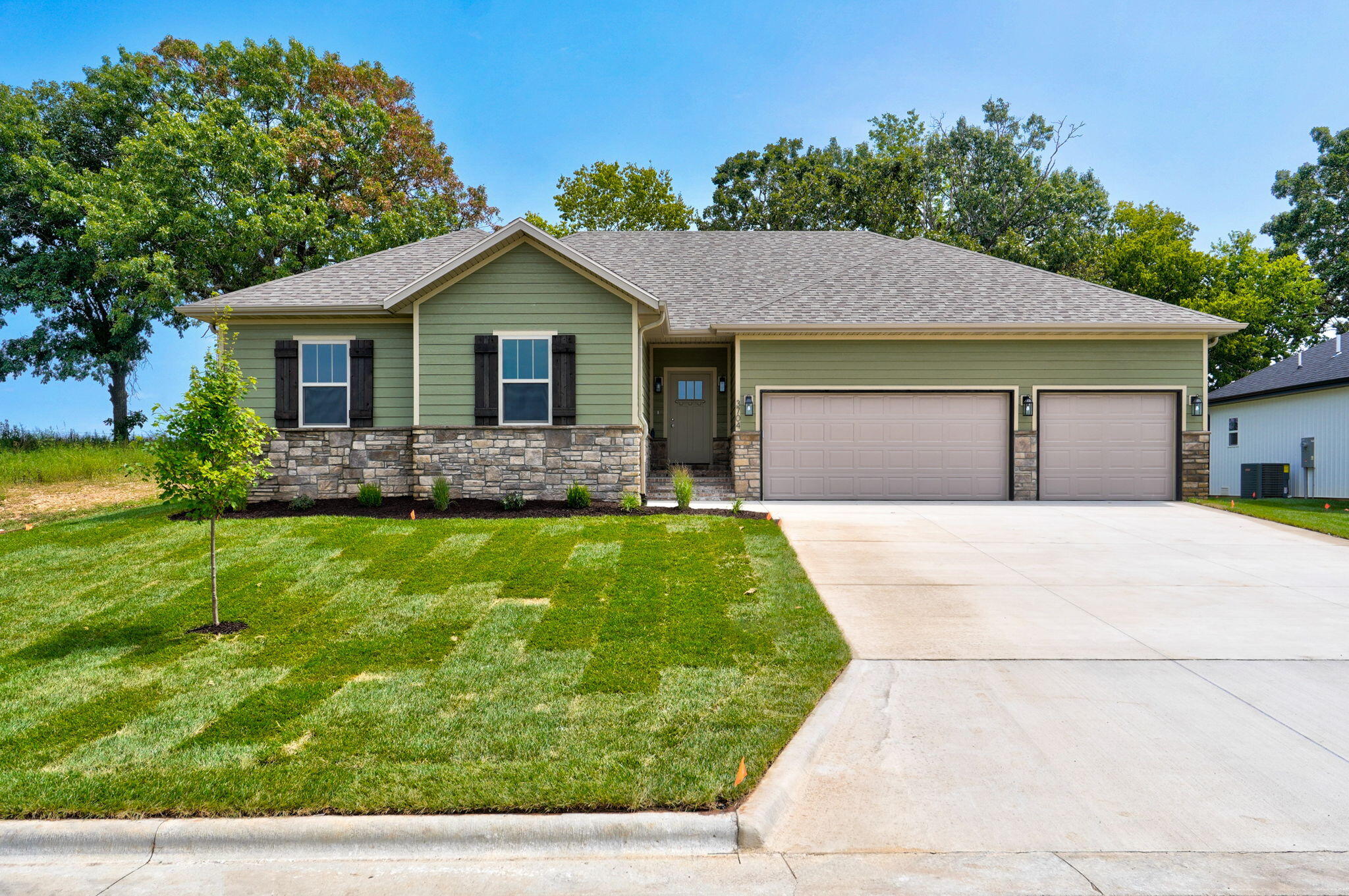 3704 North Marlin Drive Property Photo