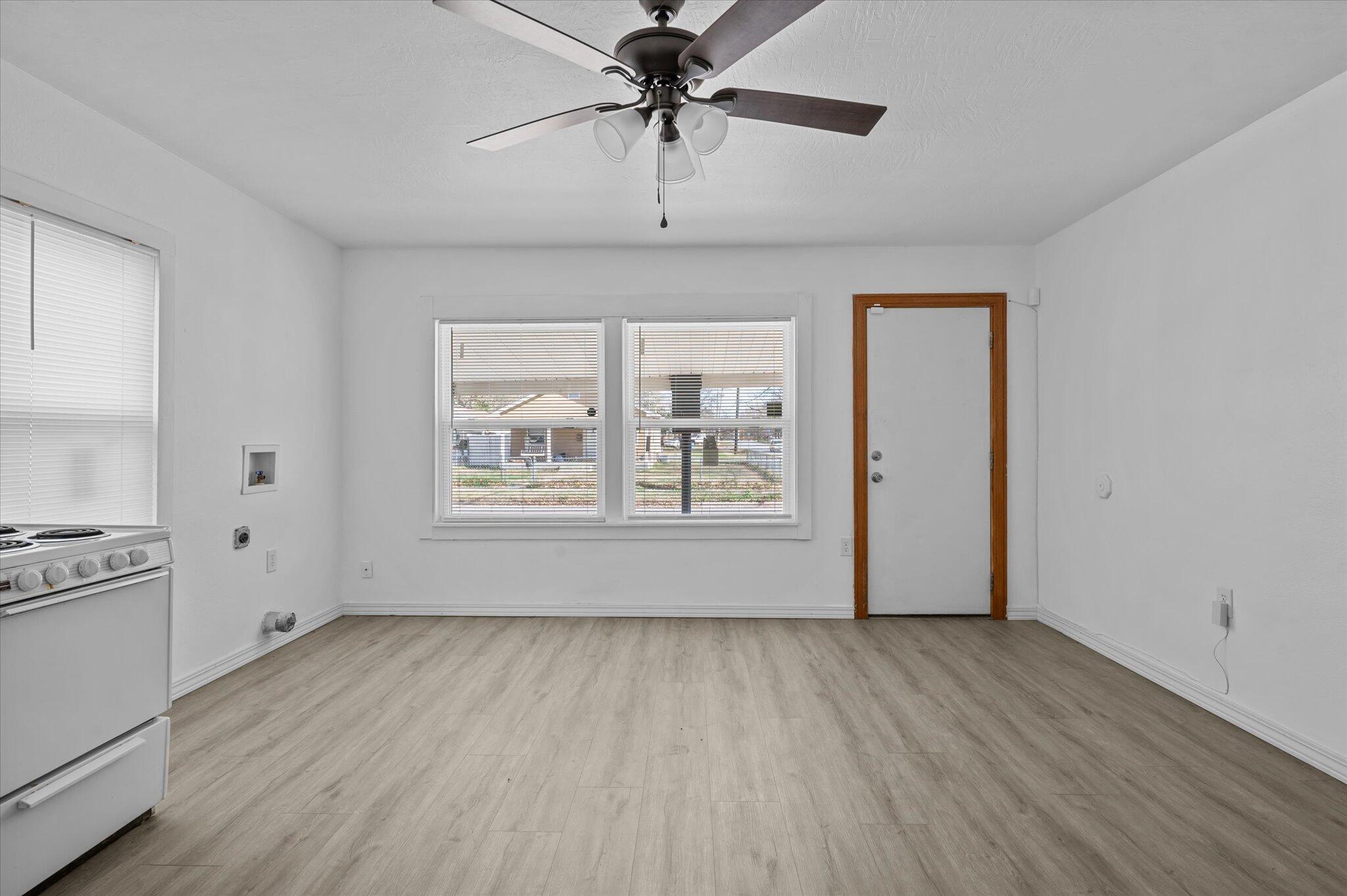 567 South Warren Avenue Property Photo 3