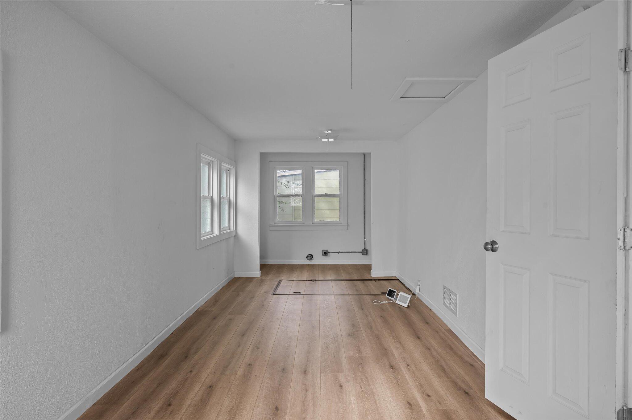 567 South Warren Avenue Property Photo 6
