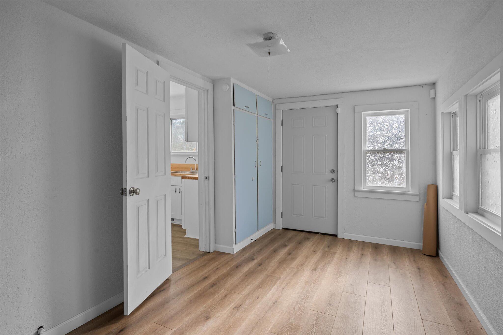 567 South Warren Avenue Property Photo 7