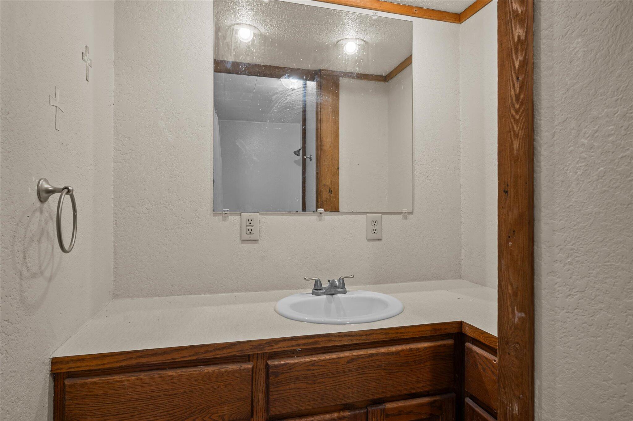 567 South Warren Avenue Property Photo 10