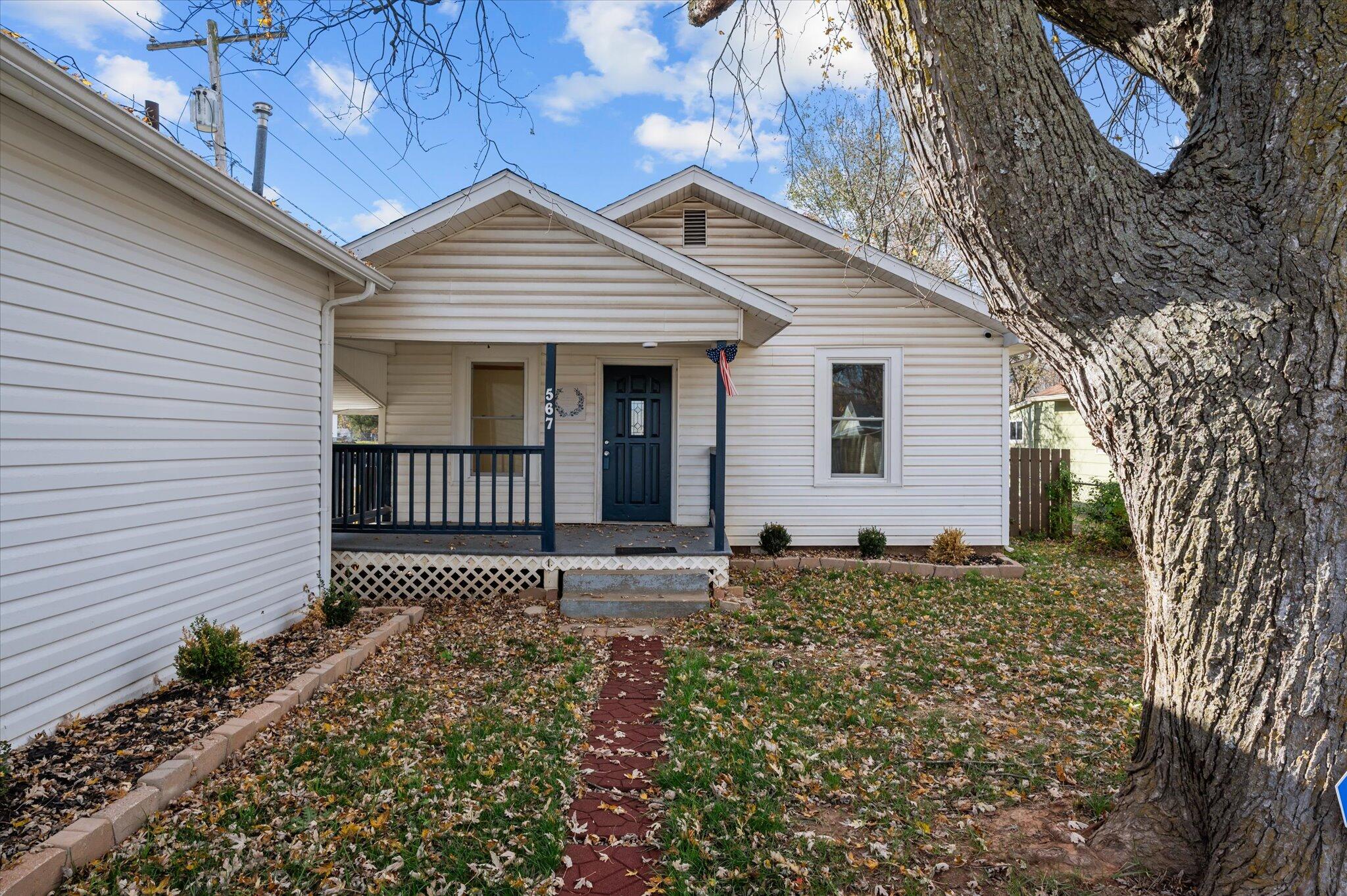 567 South Warren Avenue Property Photo 11