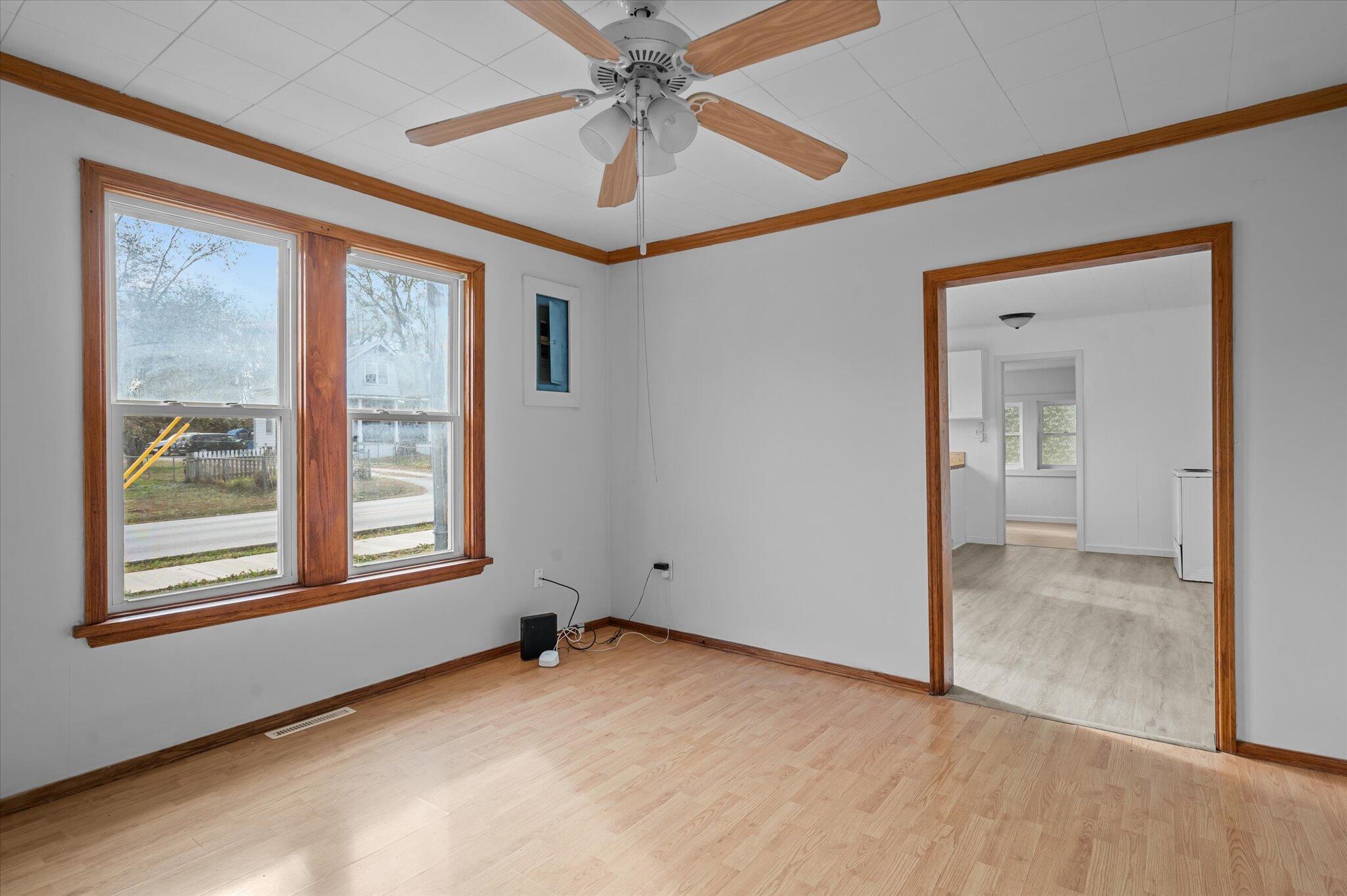 567 South Warren Avenue Property Photo 14