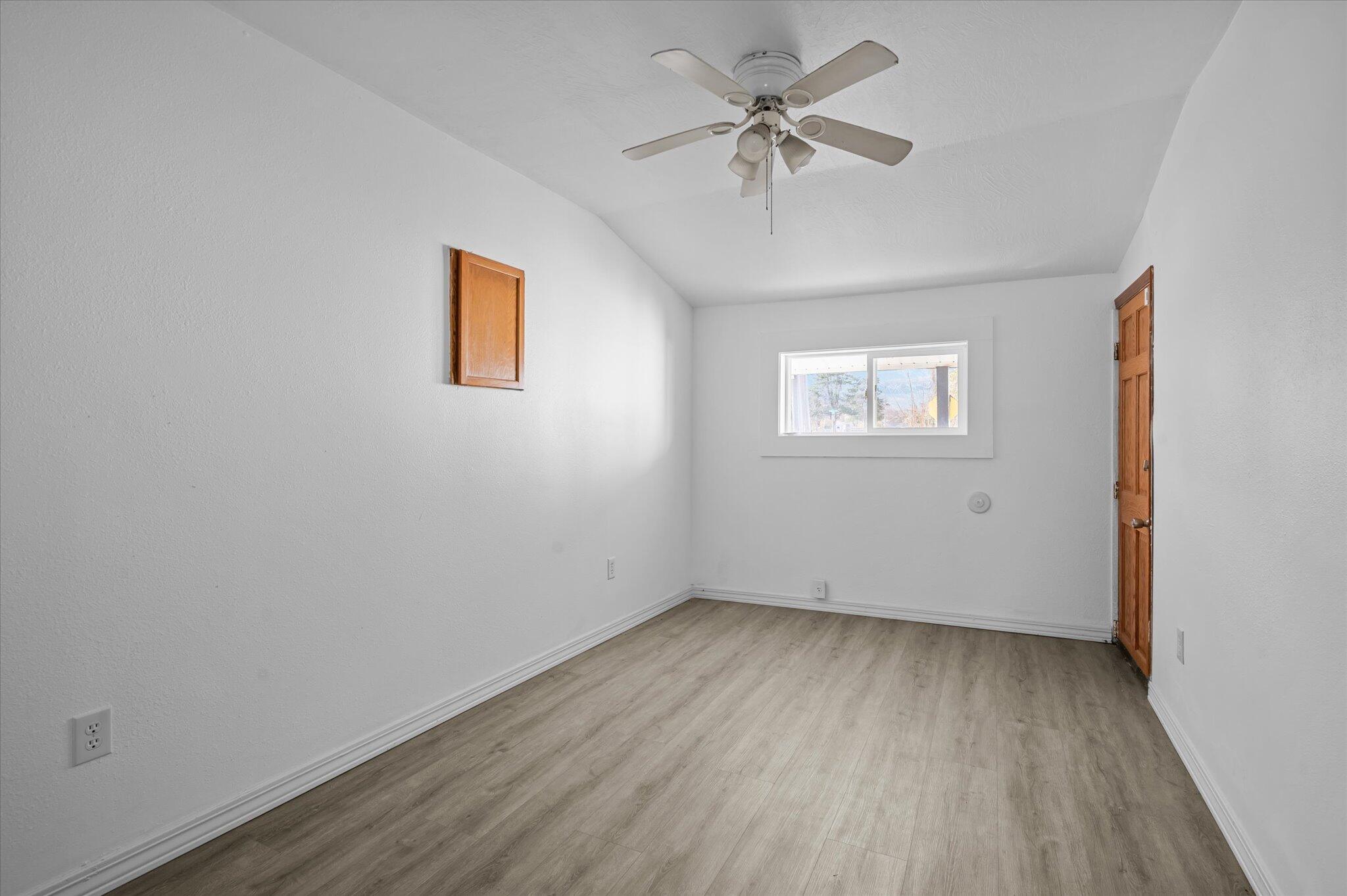 567 South Warren Avenue Property Photo 20