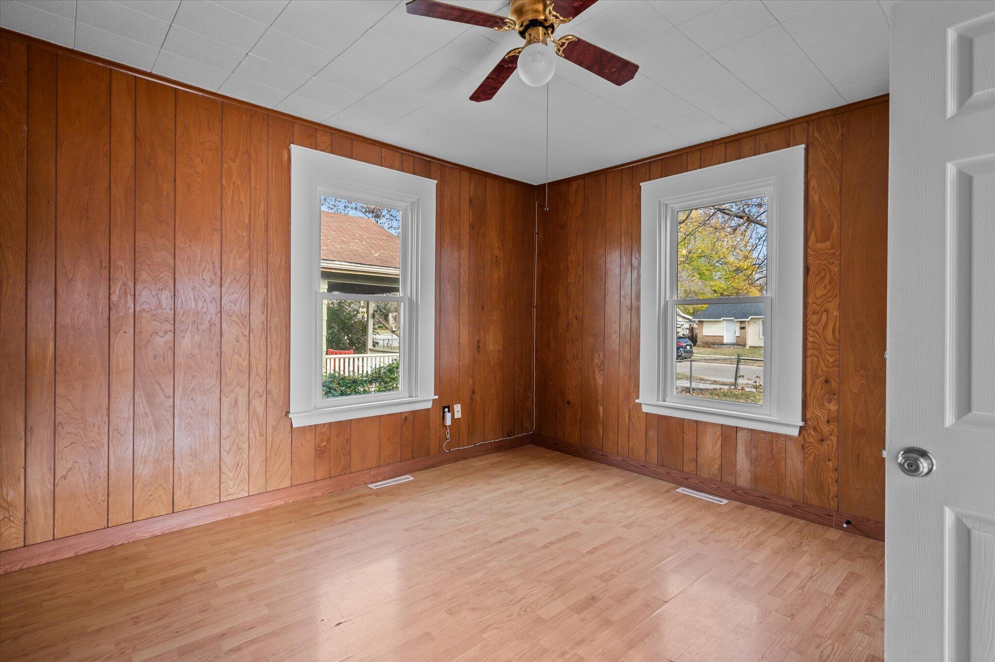 567 South Warren Avenue Property Photo 21