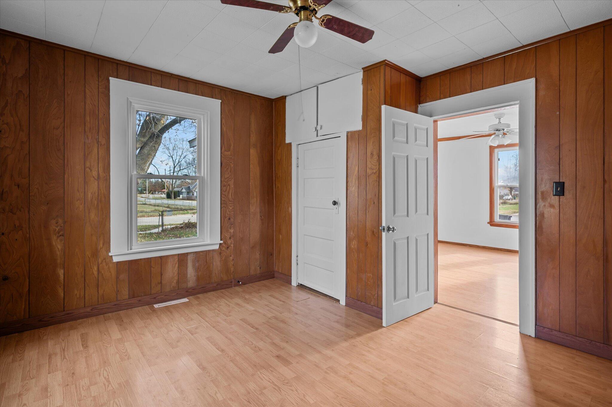567 South Warren Avenue Property Photo 22