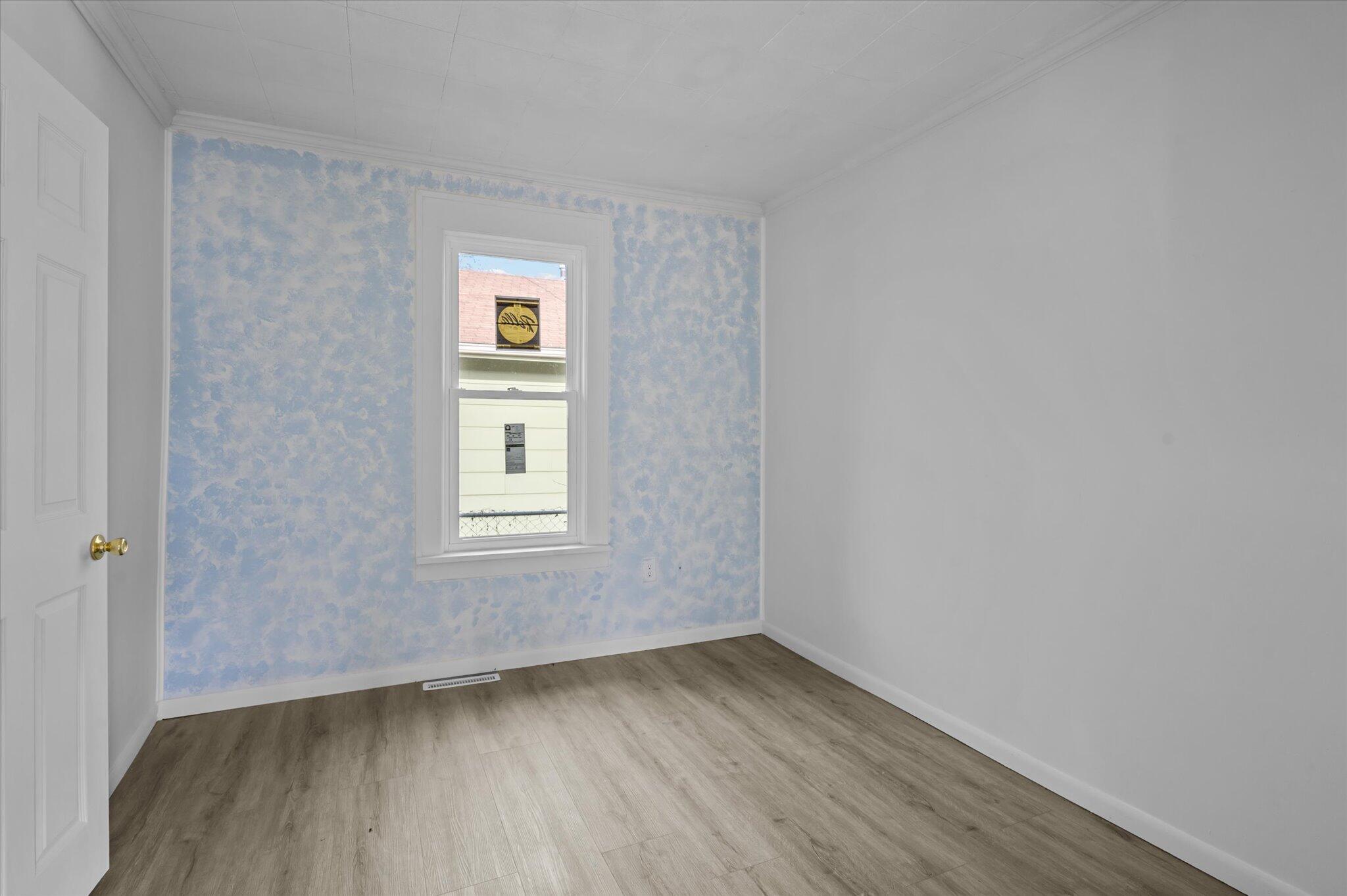567 South Warren Avenue Property Photo 24
