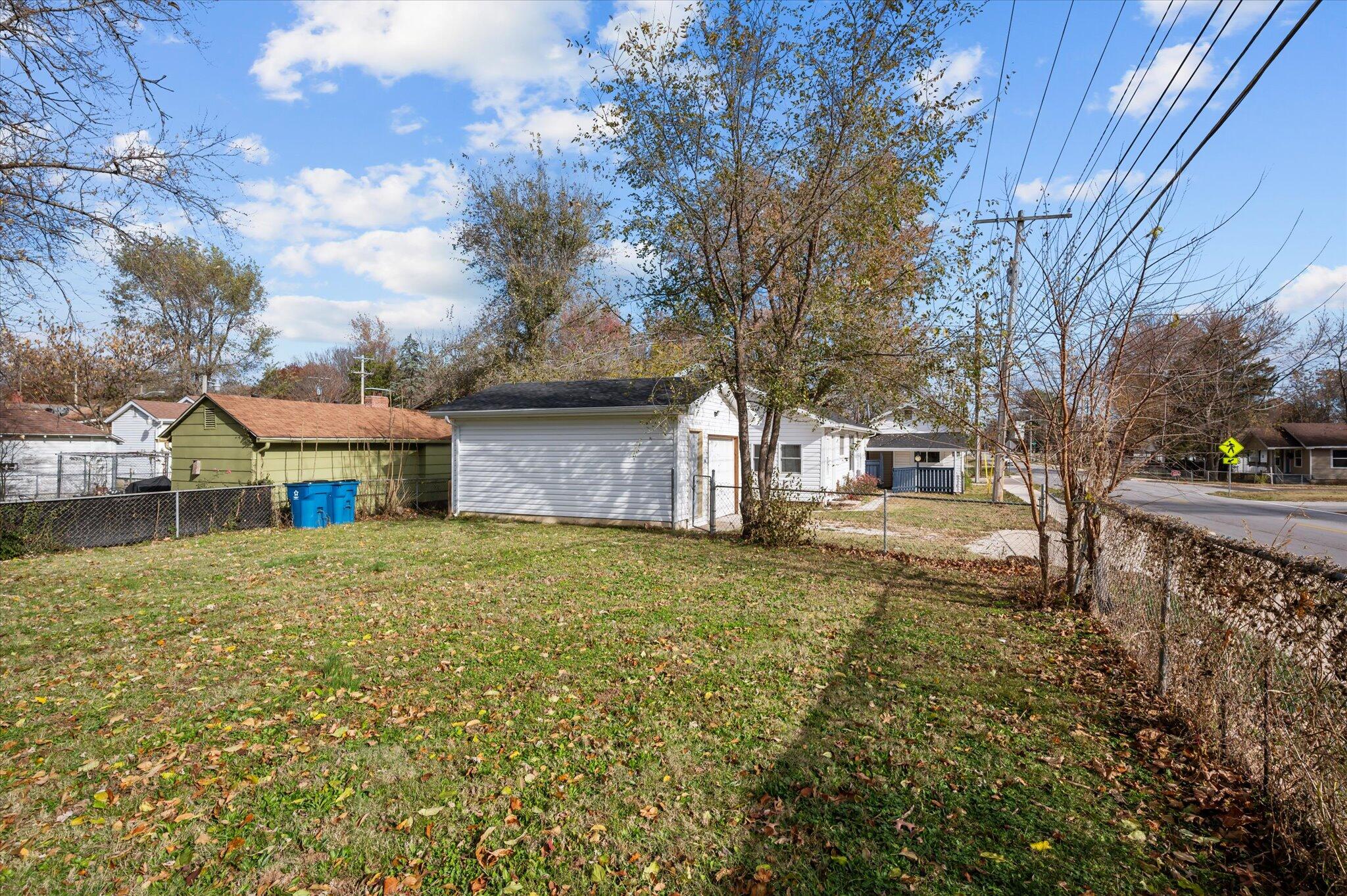 567 South Warren Avenue Property Photo 29