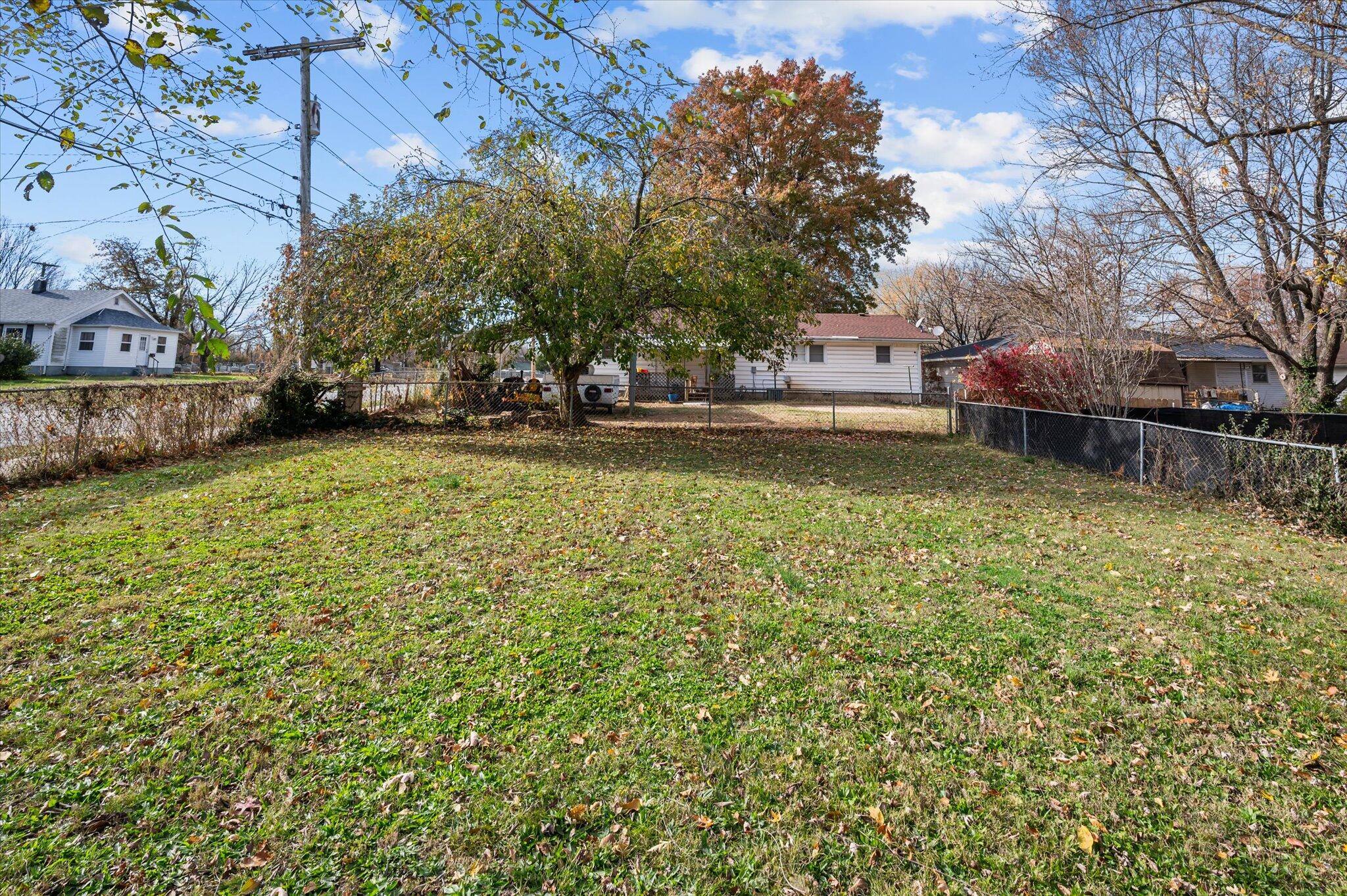 567 South Warren Avenue Property Photo 30