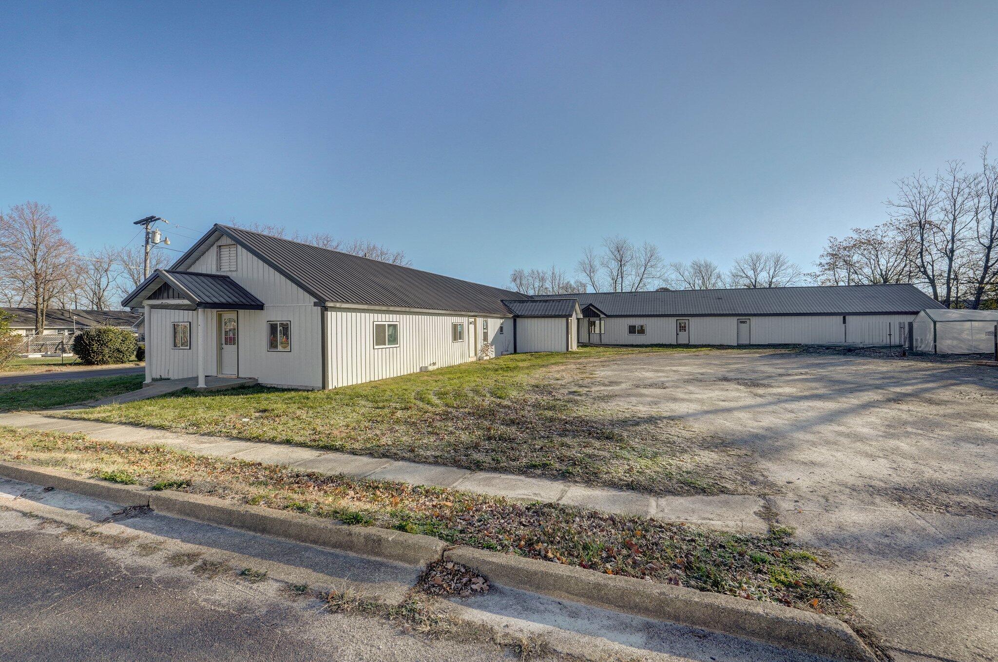 418 South Elm Street Property Photo 1