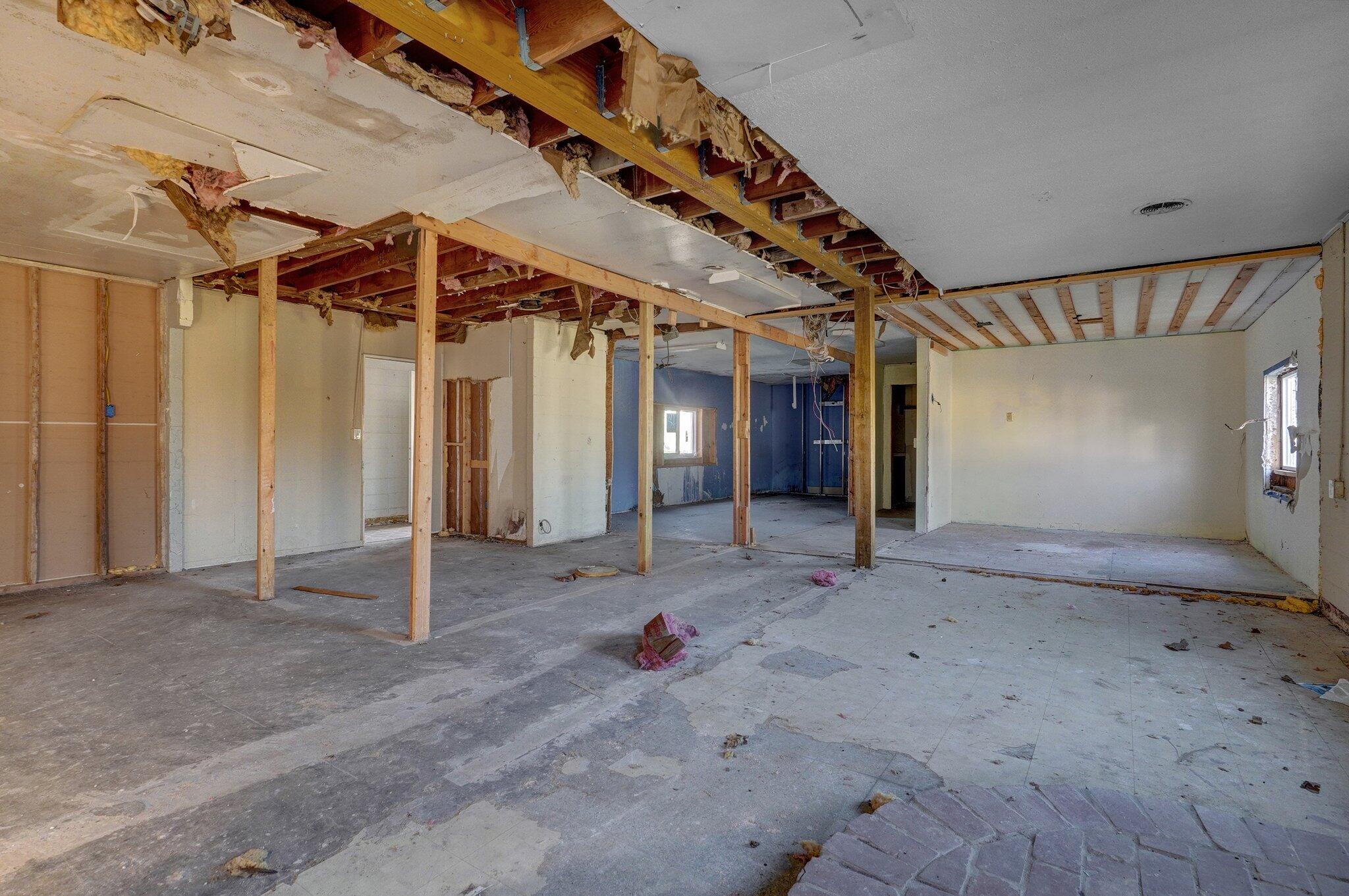 418 South Elm Street Property Photo 10