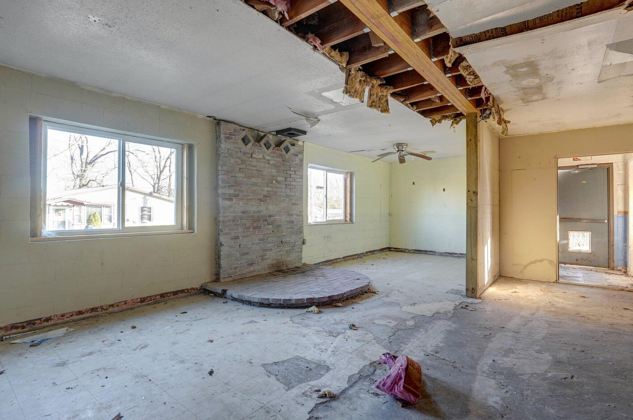 418 South Elm Street Property Photo 12