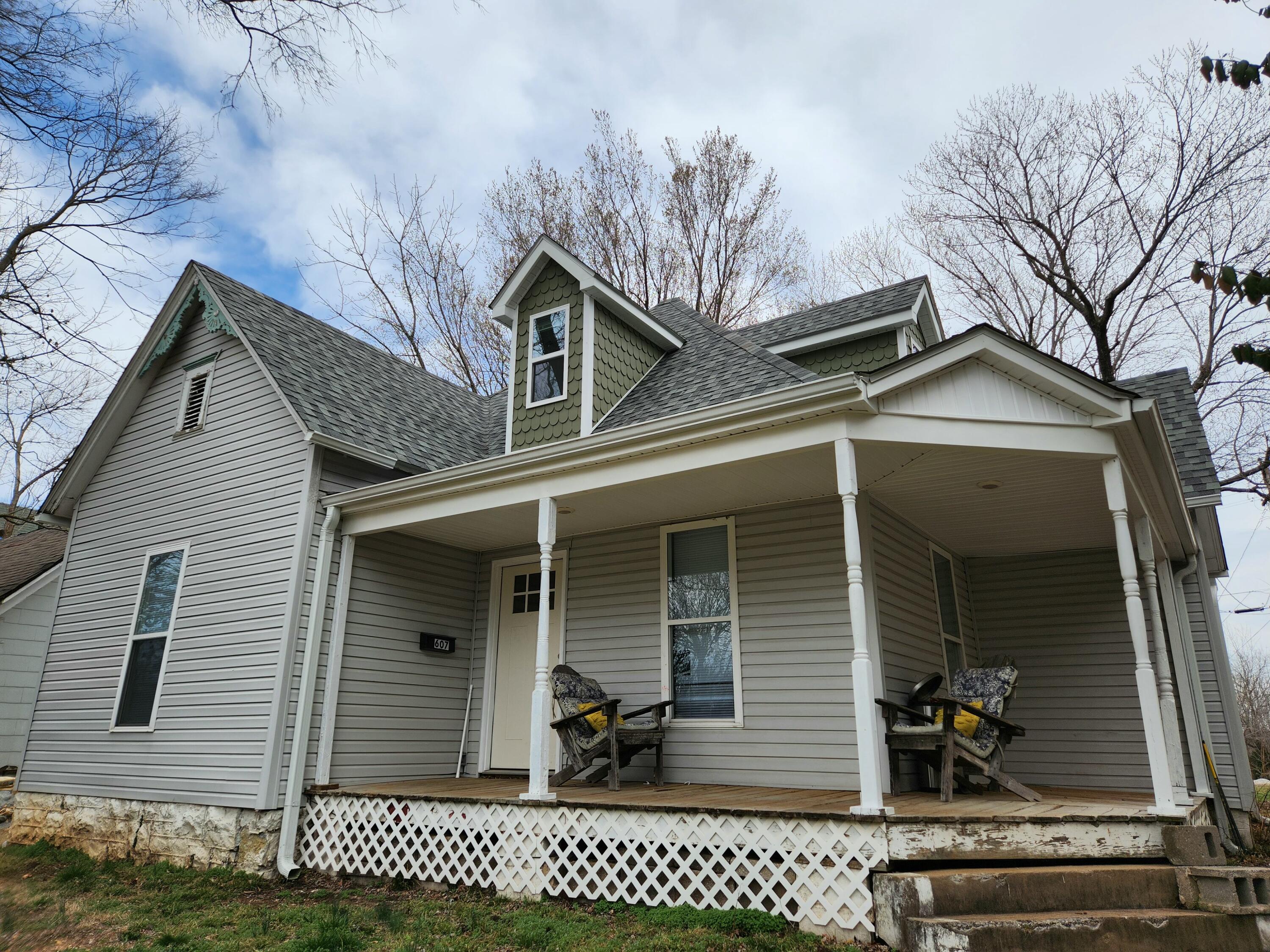 607 North Pearl Avenue Property Photo
