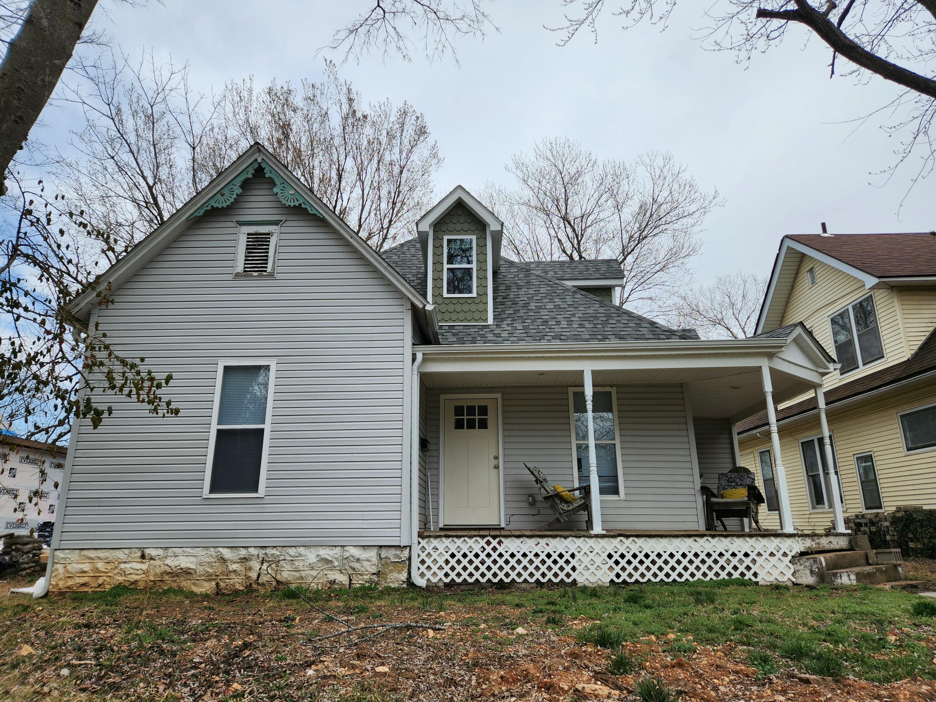 607 North Pearl Avenue Property Photo 2