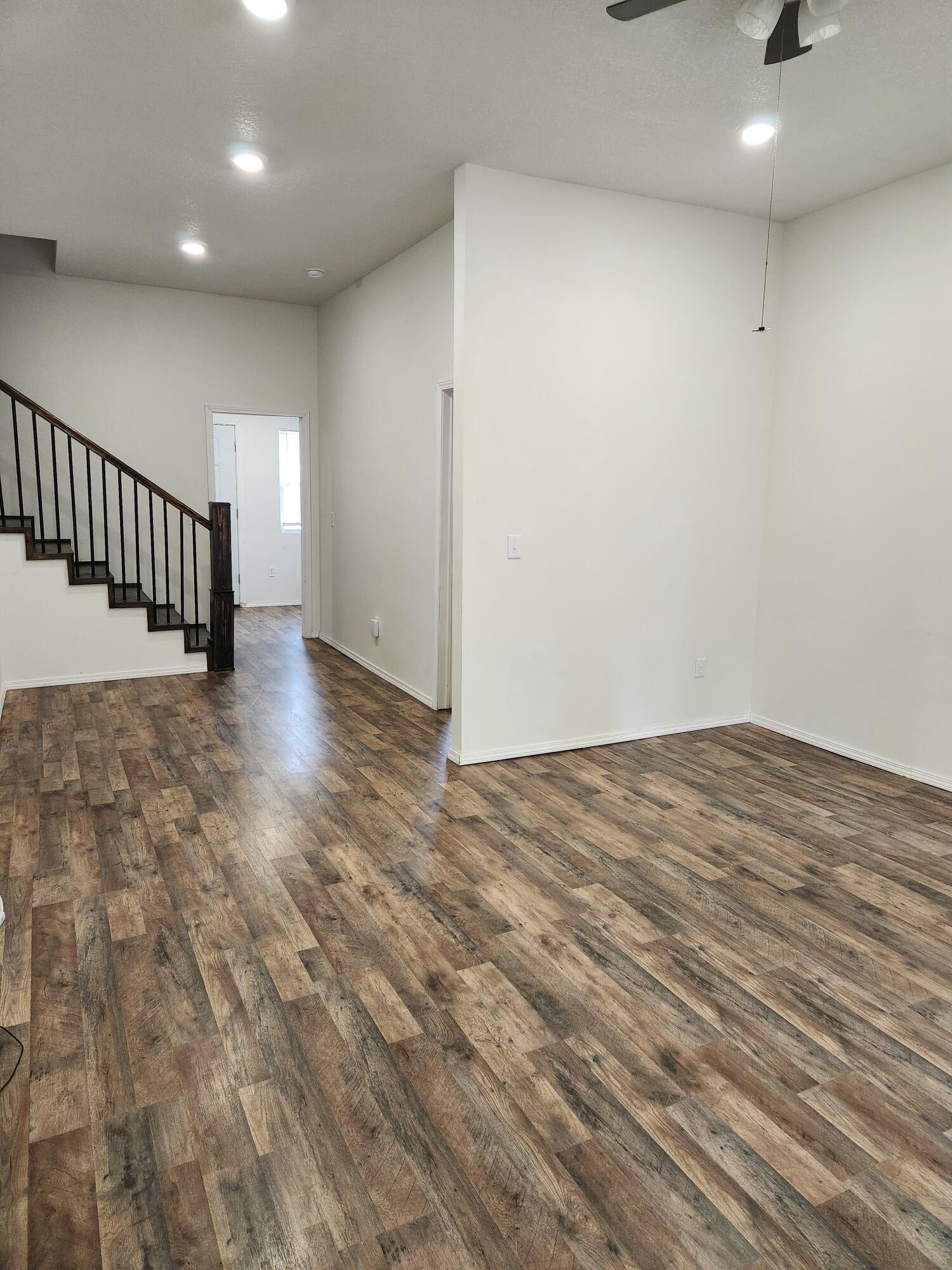 607 North Pearl Avenue Property Photo 4