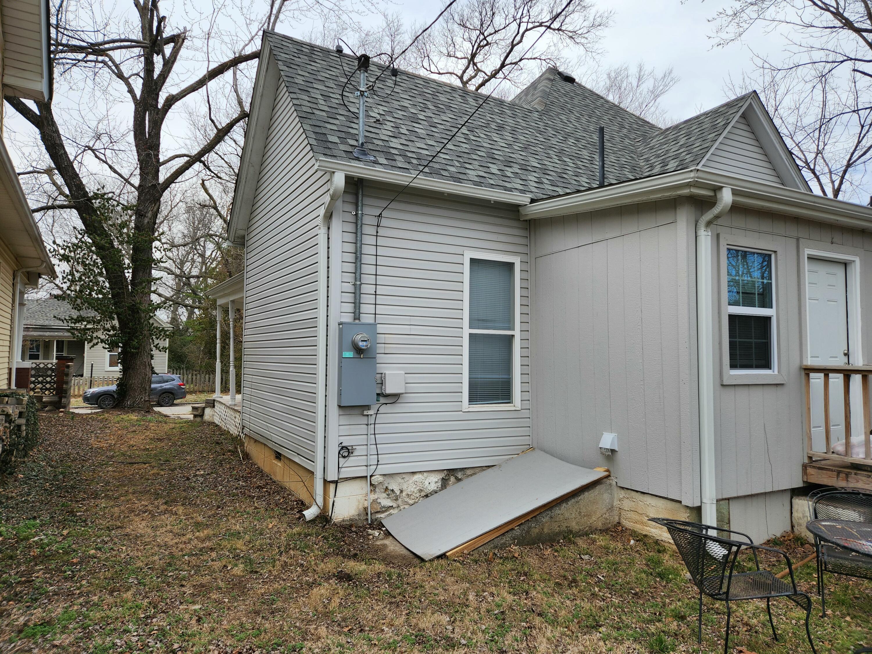 607 North Pearl Avenue Property Photo 5