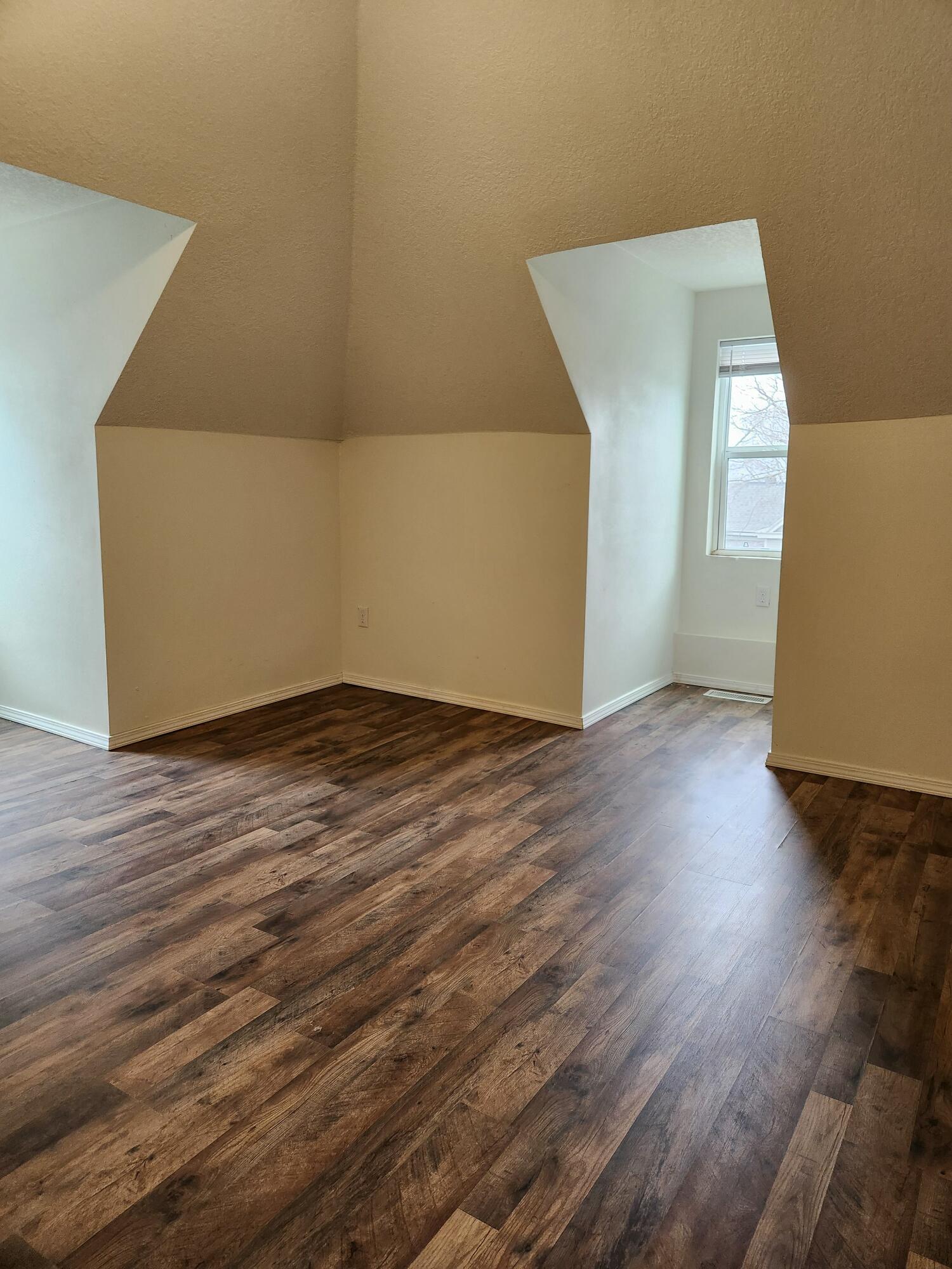 607 North Pearl Avenue Property Photo 12