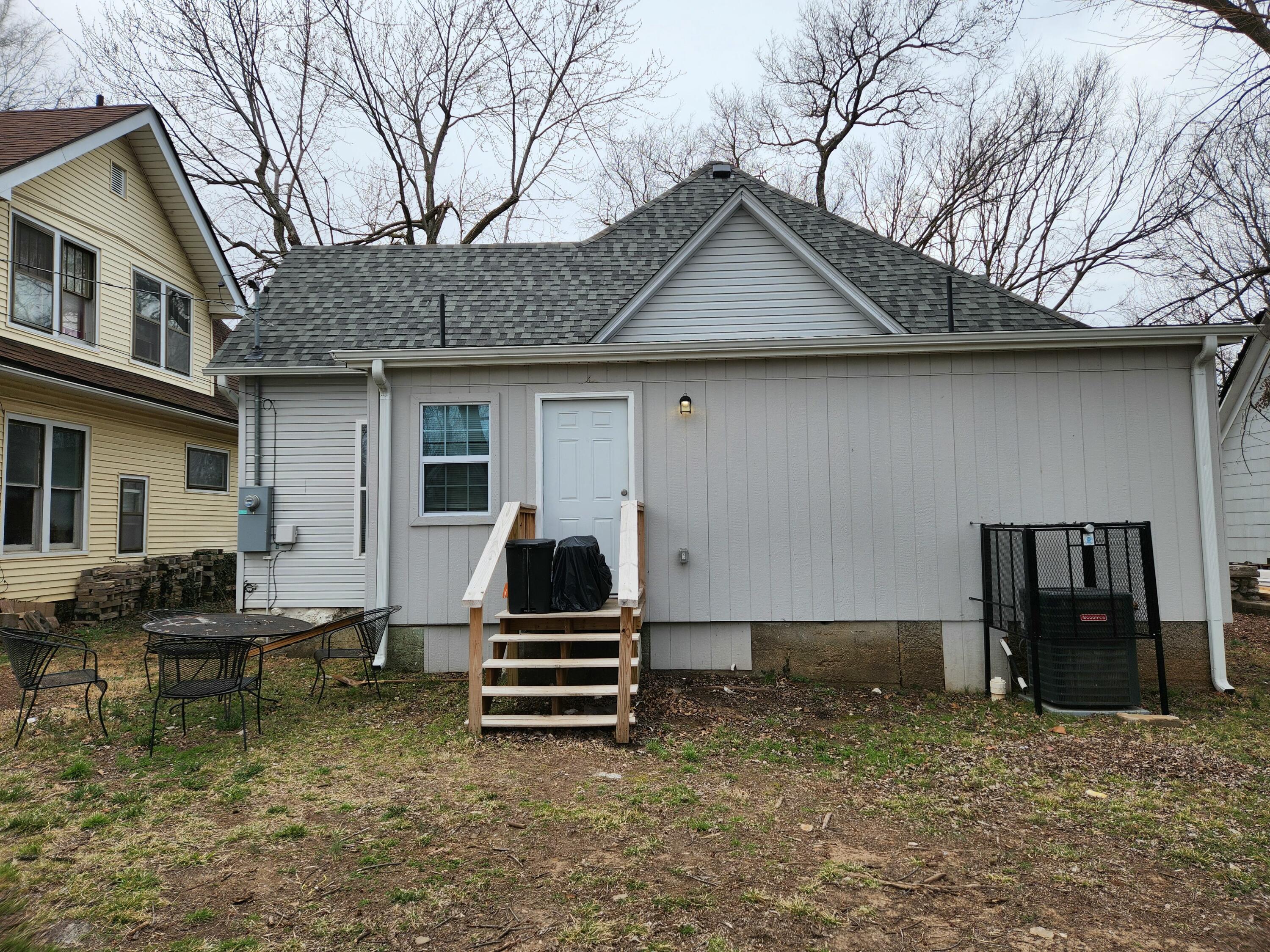 607 North Pearl Avenue Property Photo 16