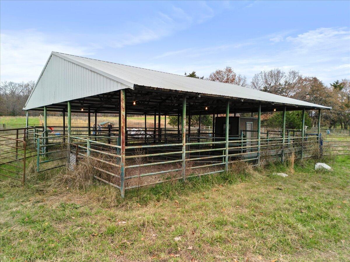 000 County Road 7040 Property Photo 6