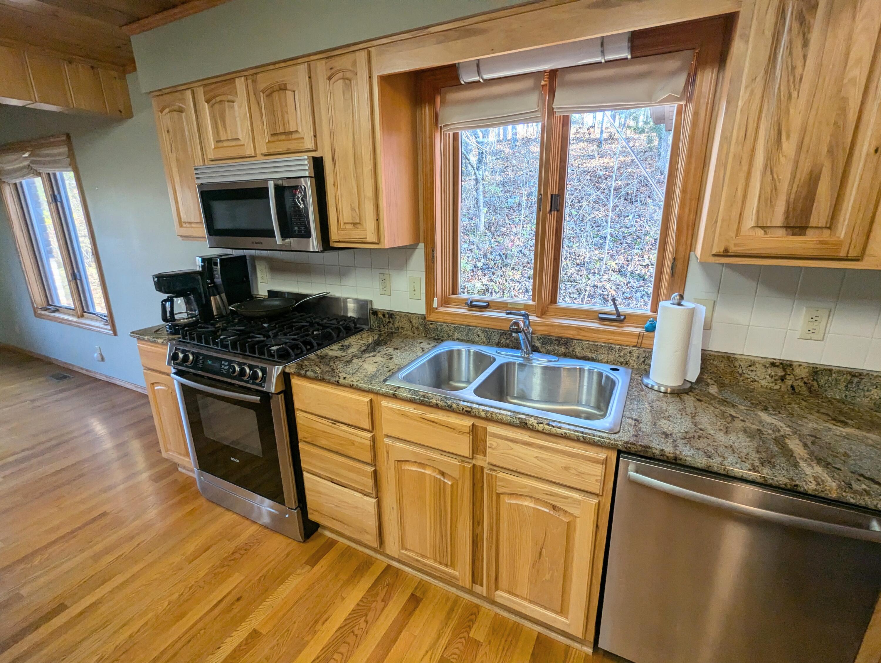 26517 Farm Road 1212 Property Photo 9