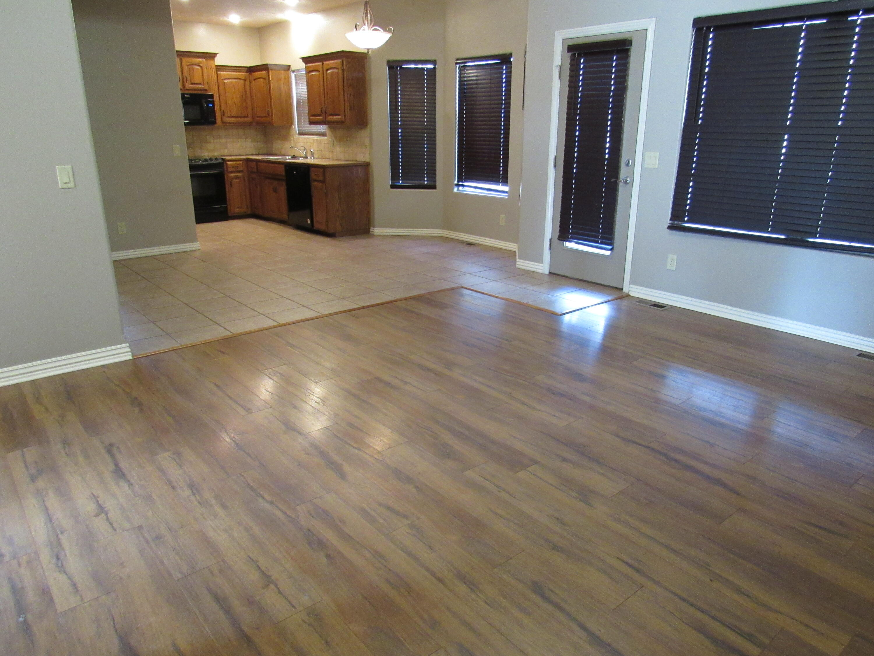 1023 West Ridgecrest Avenue Property Photo 10