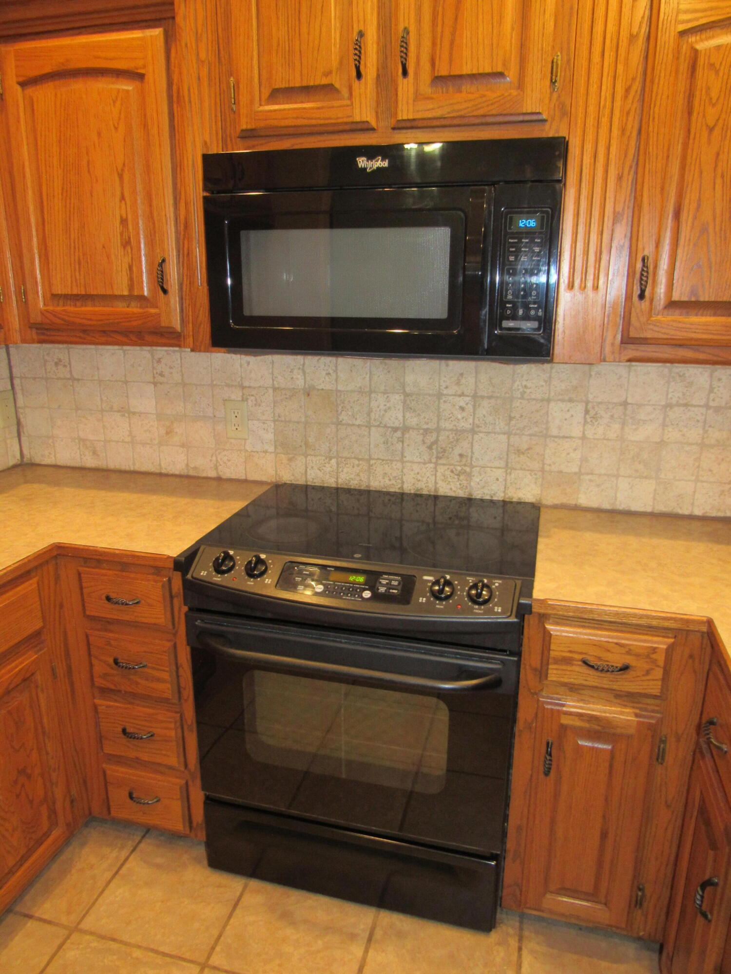 1023 West Ridgecrest Avenue Property Photo 14