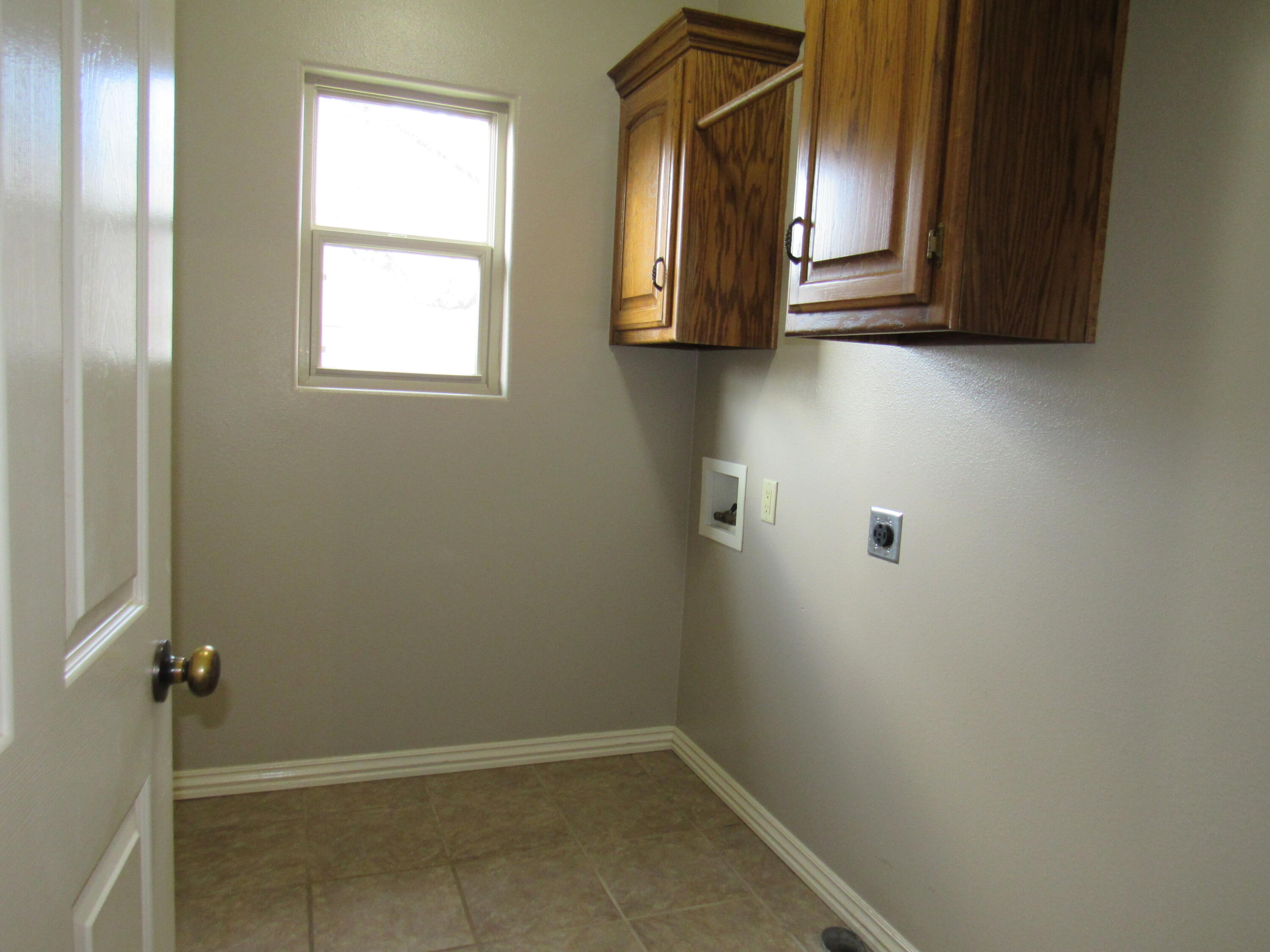 1023 West Ridgecrest Avenue Property Photo 17