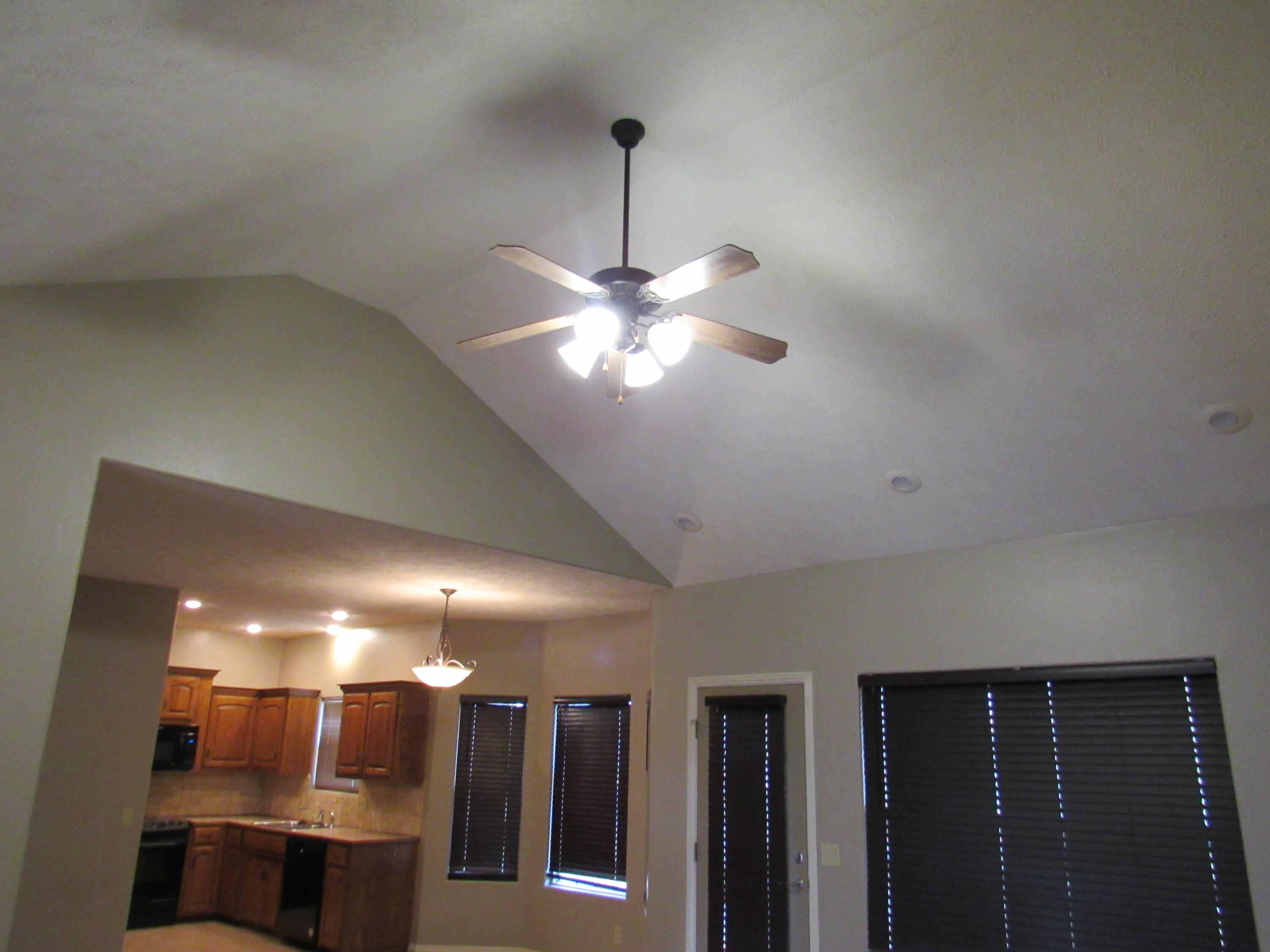 1023 West Ridgecrest Avenue Property Photo 18
