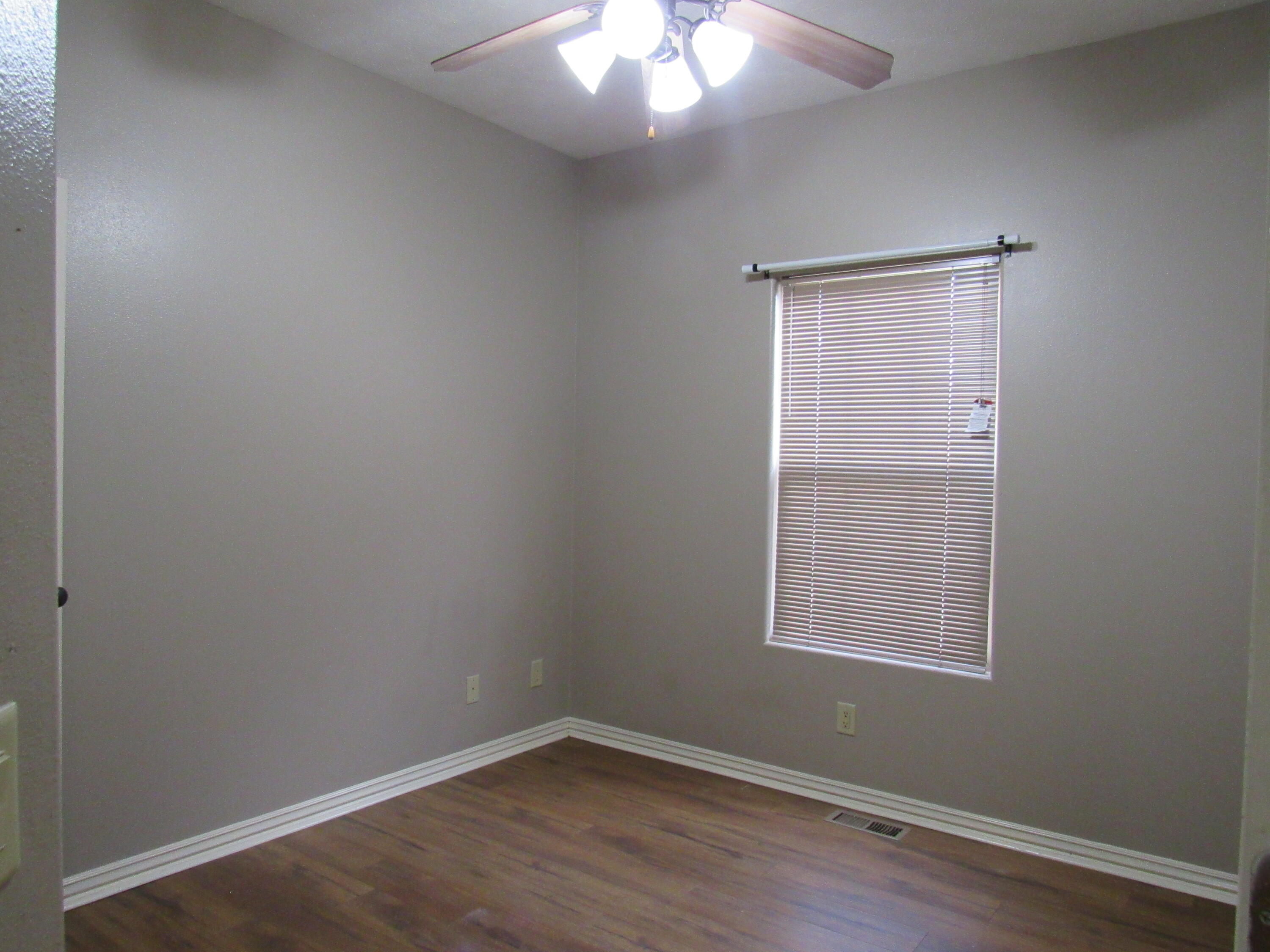 1023 West Ridgecrest Avenue Property Photo 19