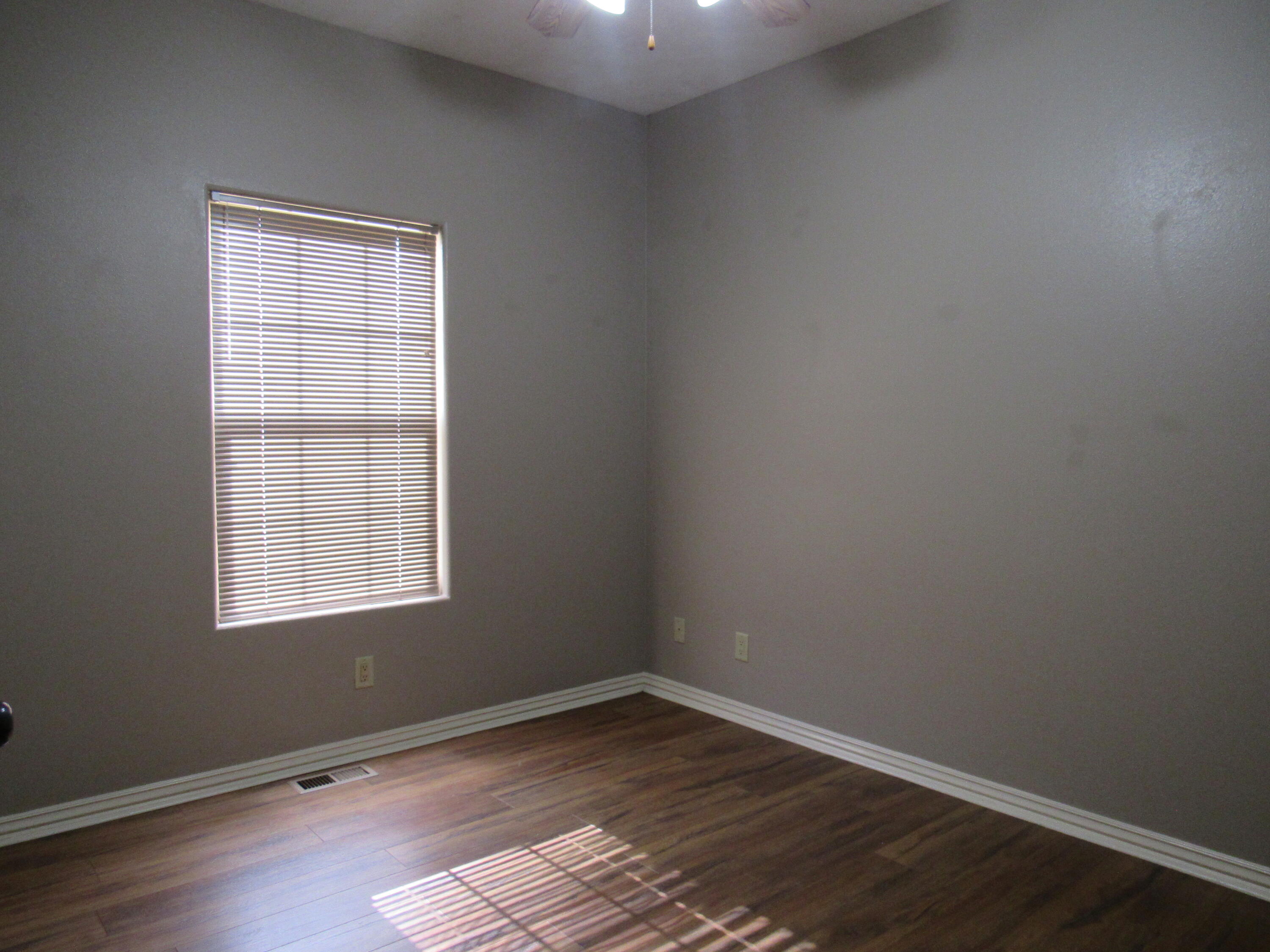 1023 West Ridgecrest Avenue Property Photo 21
