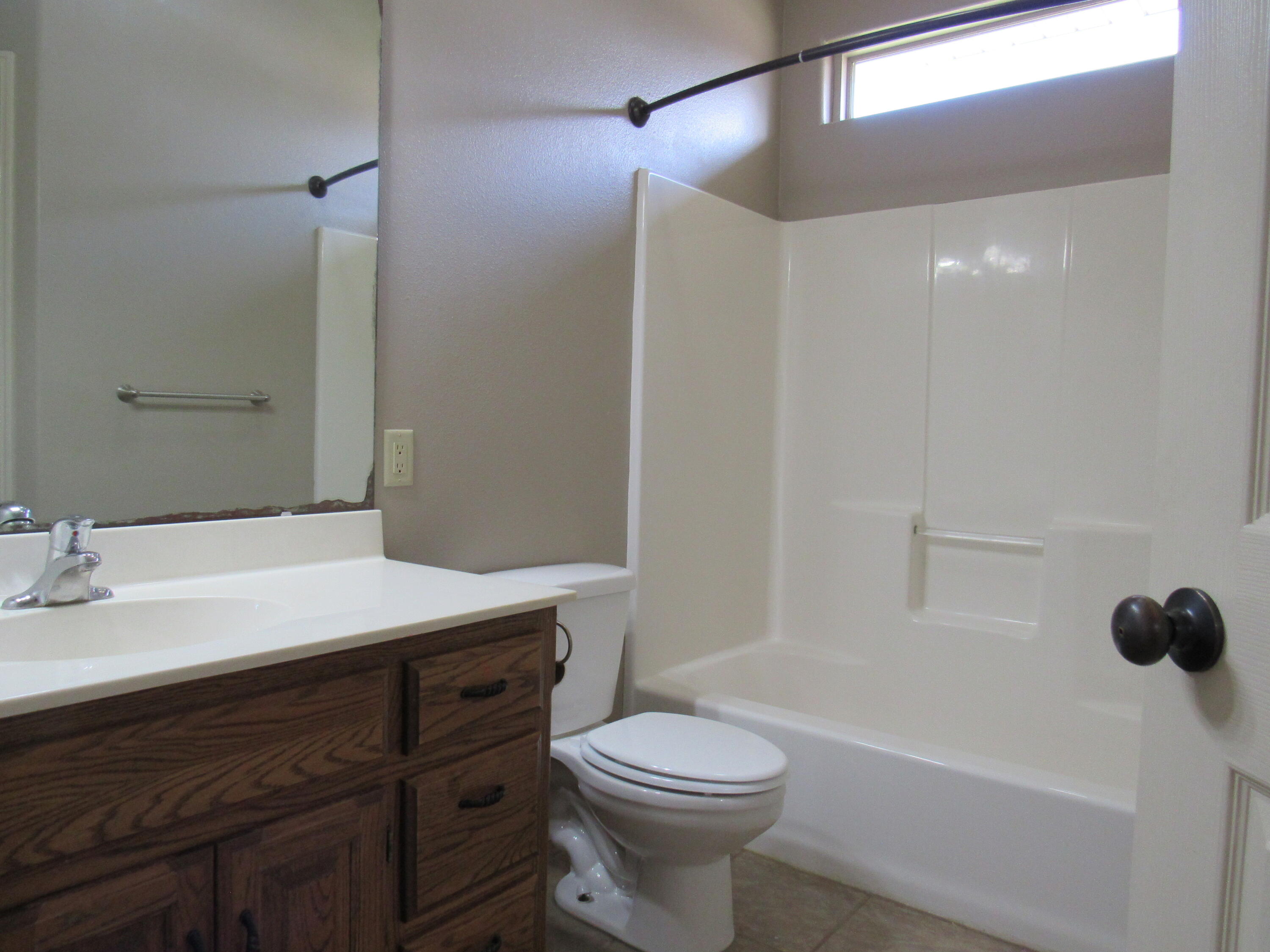 1023 West Ridgecrest Avenue Property Photo 23