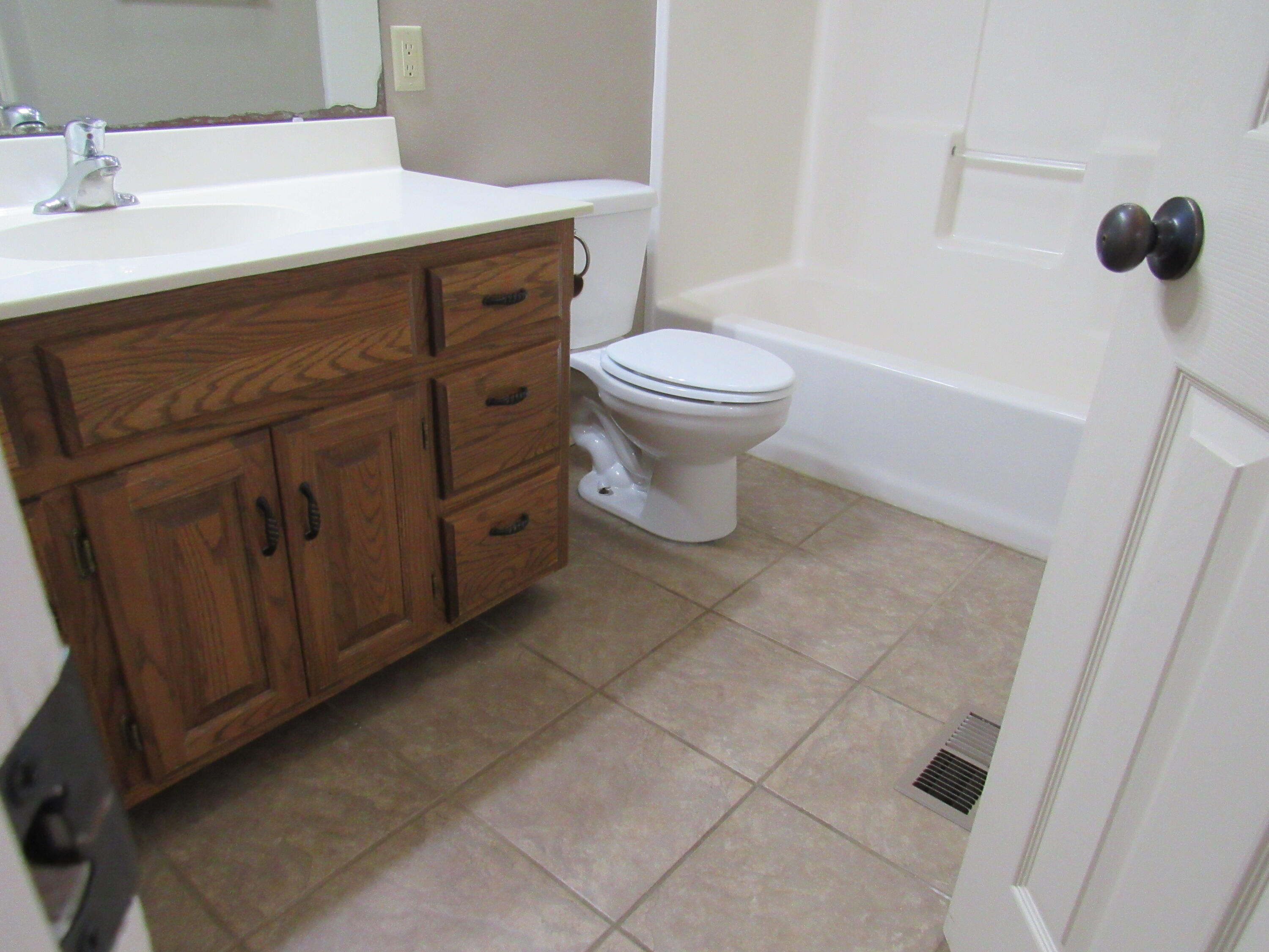 1023 West Ridgecrest Avenue Property Photo 24