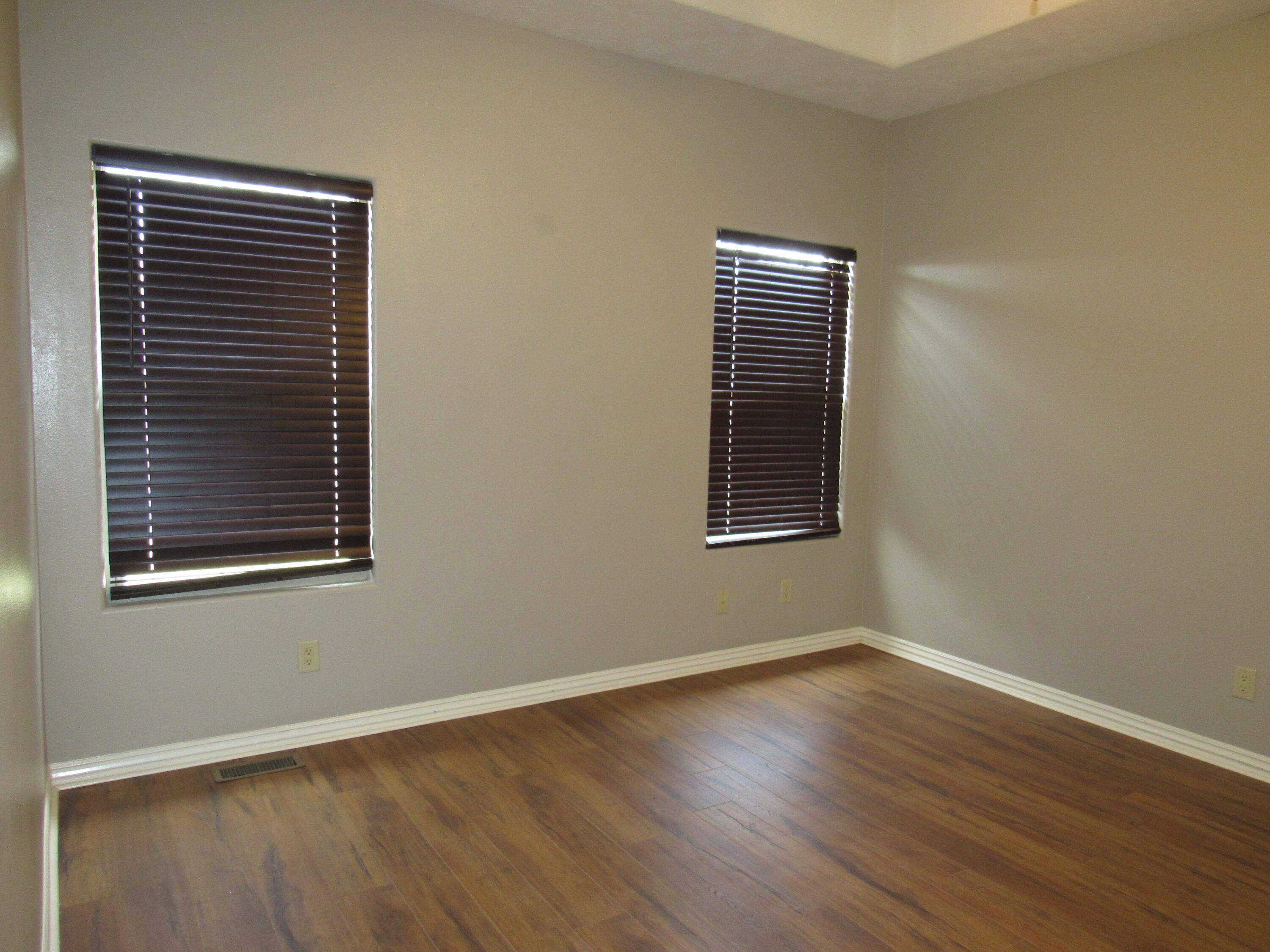 1023 West Ridgecrest Avenue Property Photo 26
