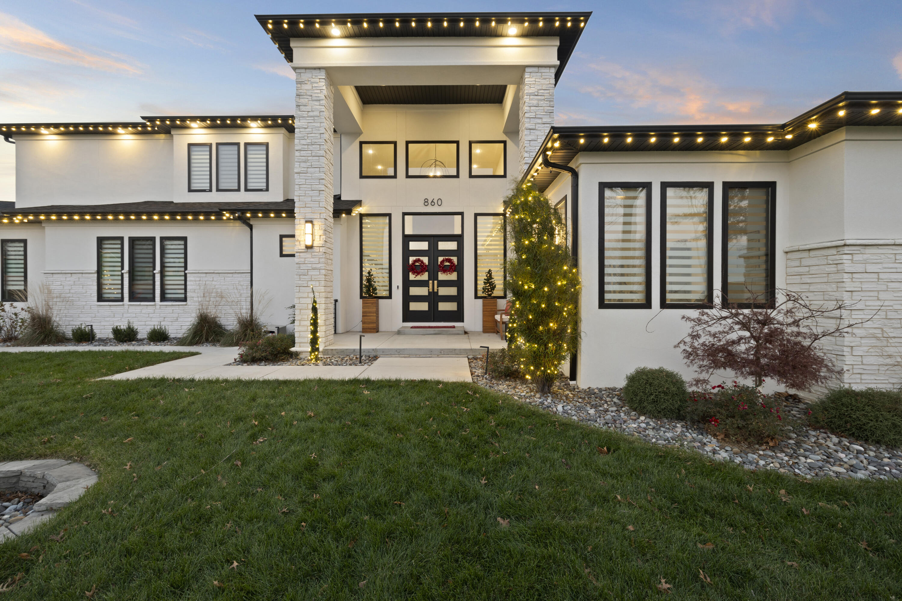 860 East Bantry Court Property Photo 4