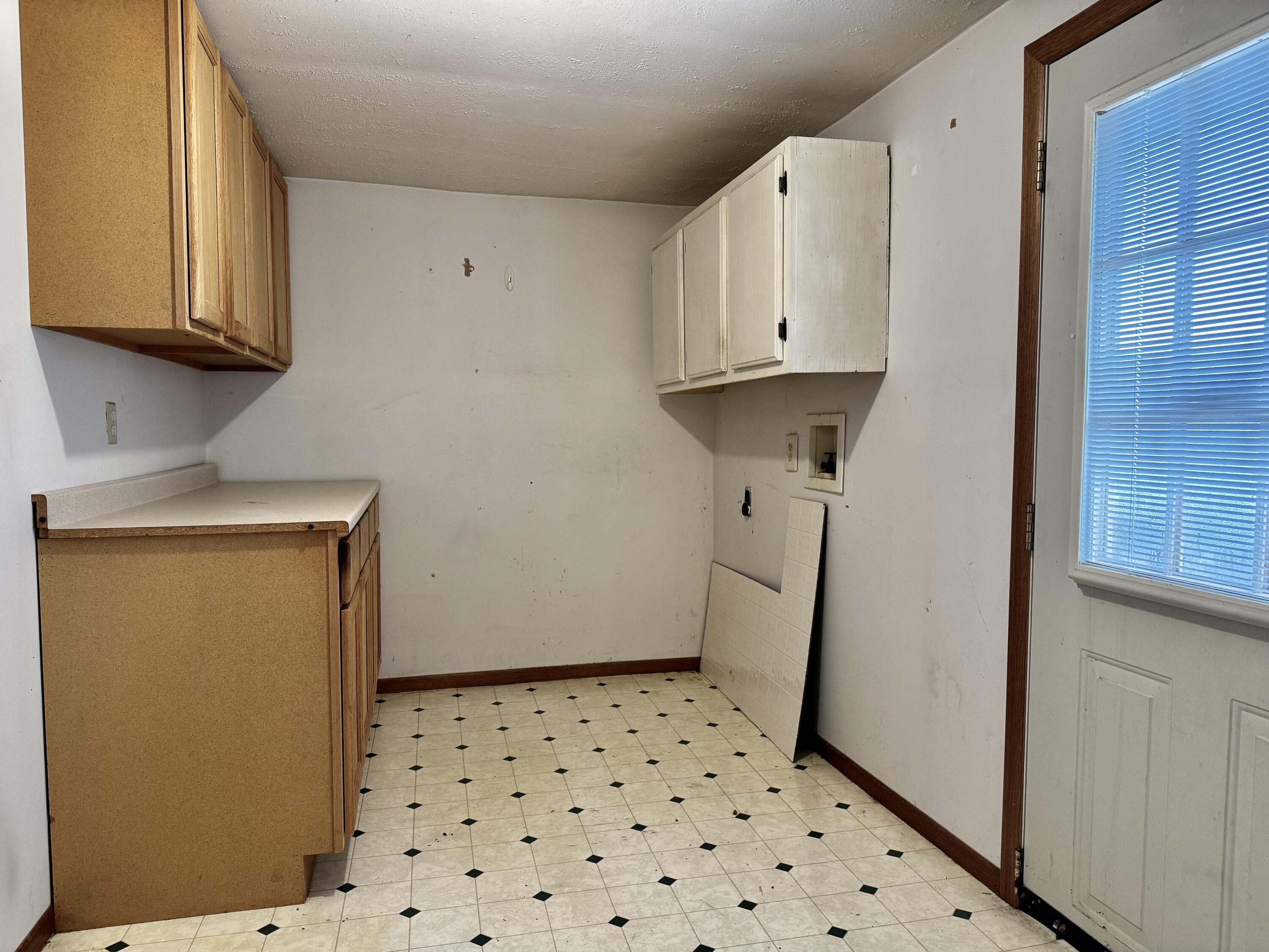 643 South Center Street Property Photo 8
